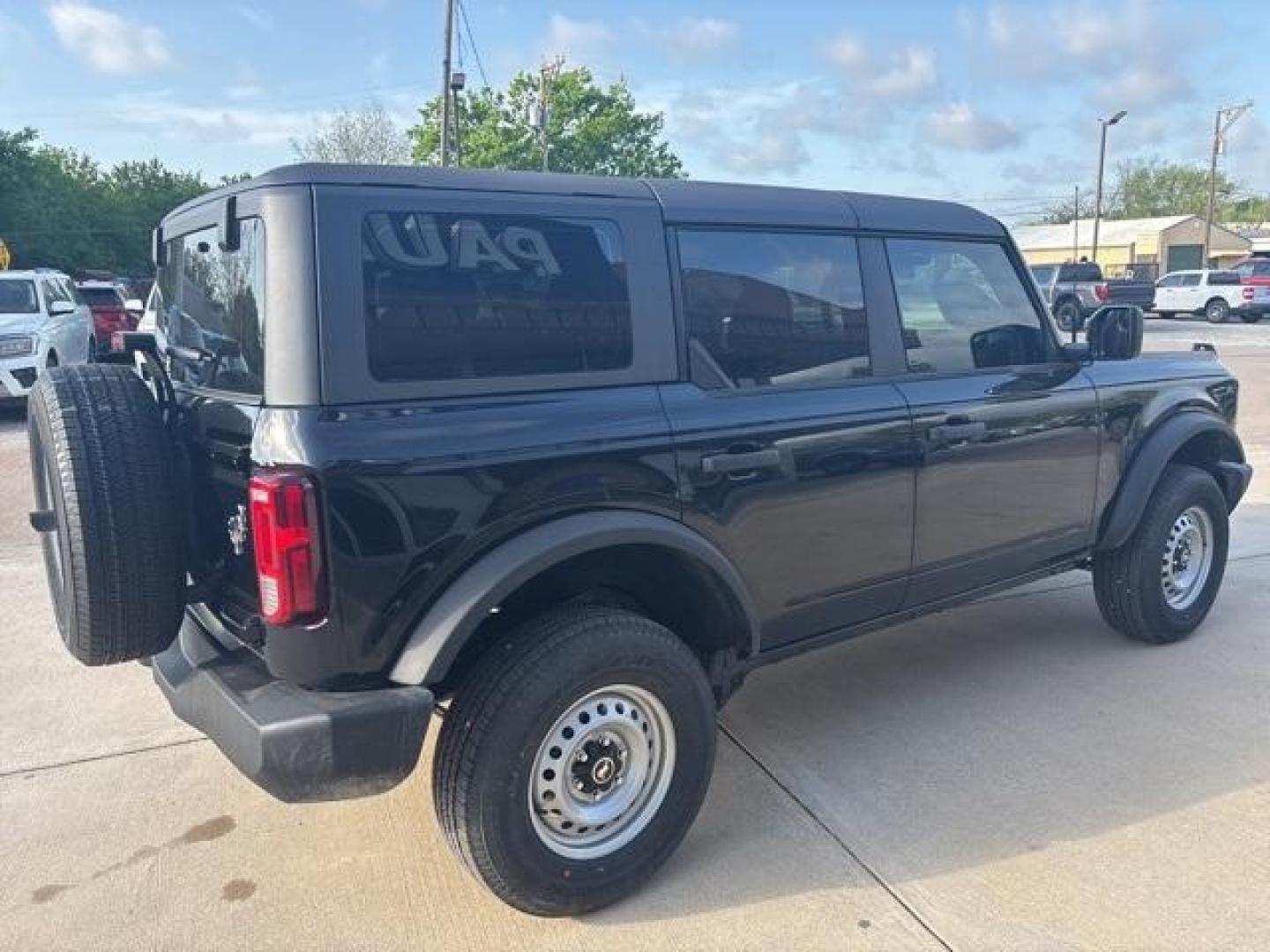 2025 Shadow Black /Black Onyx Interior Ford Bronco Base (1FMDE6BH2SL) with an 2.3L EcoBoost I-4 engine, Automatic transmission, located at 1105 E Mulberry, Kaufman, TX, 75142, (972) 962-2151, 32.589550, -96.300926 - Shadow Black 2025 Ford Bronco 4D Sport Utility 4WD 10-Speed Automatic 2.3L EcoBoost I-4<br><br><br>Please call Paul Murrey Ford Inc. In Kaufman Texas A Family Dealership Since 1952 Serving the Dallas Fort Worth and East Texas areas for over 70 years. Please call 972-962-2151 www.murreyford.com www.u - Photo#5