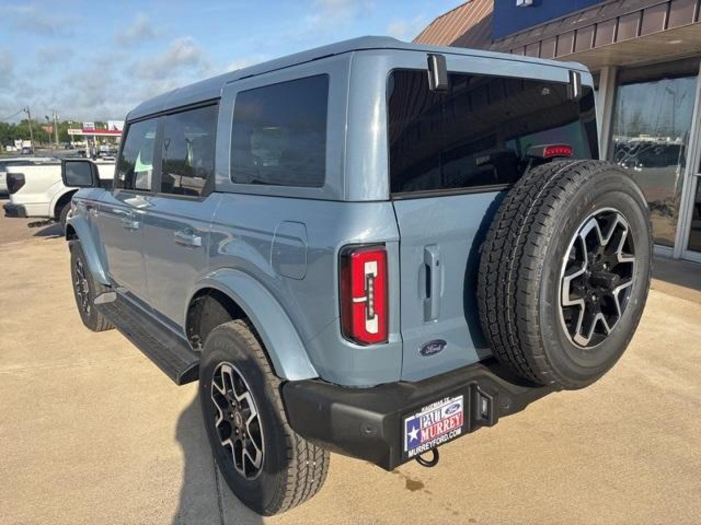 2025 Azure Gray Metallic /Black Ford Bronco Outer Banks (1FMEE8BP9SL) with an 2.7L EcoBoost V6 engine, Automatic transmission, located at 1105 E Mulberry, Kaufman, TX, 75142, (972) 962-2151, 32.589550, -96.300926 - Azure Gray Metallic Tri-Coat 2025 Ford Bronco 4D Sport Utility Outer Banks 4WD 10-Speed Automatic 2.7L EcoBoost V6<br><br><br>Please call Paul Murrey Ford Inc. In Kaufman Texas A Family Dealership Since 1952 Serving the Dallas Fort Worth and East Texas areas for over 70 years. Please call 972-962-21 - Photo#3