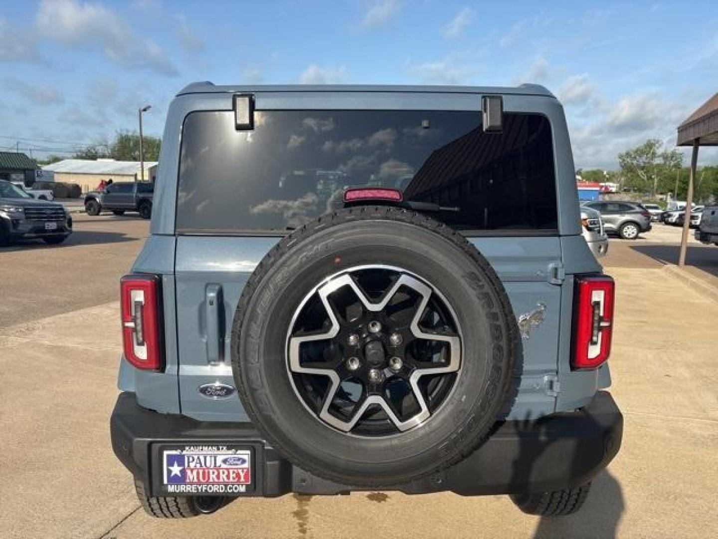 2025 Azure Gray Metallic /Black Ford Bronco Outer Banks (1FMEE8BP9SL) with an 2.7L EcoBoost V6 engine, Automatic transmission, located at 1105 E Mulberry, Kaufman, TX, 75142, (972) 962-2151, 32.589550, -96.300926 - Azure Gray Metallic Tri-Coat 2025 Ford Bronco 4D Sport Utility Outer Banks 4WD 10-Speed Automatic 2.7L EcoBoost V6<br><br><br>Please call Paul Murrey Ford Inc. In Kaufman Texas A Family Dealership Since 1952 Serving the Dallas Fort Worth and East Texas areas for over 70 years. Please call 972-962-21 - Photo#4