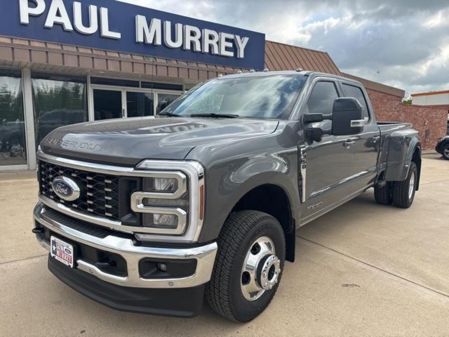 2025 Carbonized Gray Metallic /Black Onyx Ford F-350SD Lariat (1FT8W3DT6SE) with an Power Stroke 6.7L V8 DI 32V OHV Turbodiesel engine, Automatic transmission, located at 1105 E Mulberry, Kaufman, TX, 75142, (972) 962-2151, 32.589550, -96.300926 - Carbonized Gray Metallic 2025 Ford F-350SD 4D Crew Cab Lariat DRW 4WD 10-Speed Automatic Power Stroke 6.7L V8 DI 32V OHV Turbodiesel 4WD.<br><br>Recent Arrival!<br><br><br>Please call Paul Murrey Ford Inc. In Kaufman Texas A Family Dealership Since 1952 Serving the Dallas Fort Worth and East Texas a - Photo#1