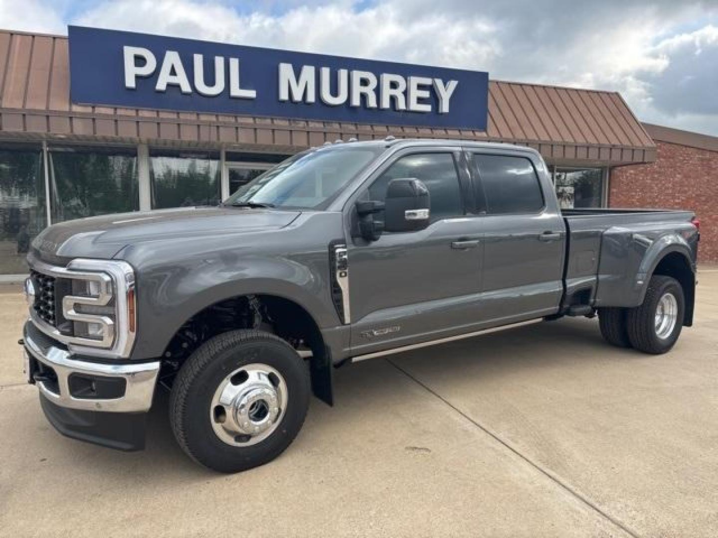 2025 Carbonized Gray Metallic /Black Onyx Ford F-350SD Lariat (1FT8W3DT6SE) with an Power Stroke 6.7L V8 DI 32V OHV Turbodiesel engine, Automatic transmission, located at 1105 E Mulberry, Kaufman, TX, 75142, (972) 962-2151, 32.589550, -96.300926 - Carbonized Gray Metallic 2025 Ford F-350SD 4D Crew Cab Lariat DRW 4WD 10-Speed Automatic Power Stroke 6.7L V8 DI 32V OHV Turbodiesel 4WD.<br><br>Recent Arrival!<br><br><br>Please call Paul Murrey Ford Inc. In Kaufman Texas A Family Dealership Since 1952 Serving the Dallas Fort Worth and East Texas a - Photo#2