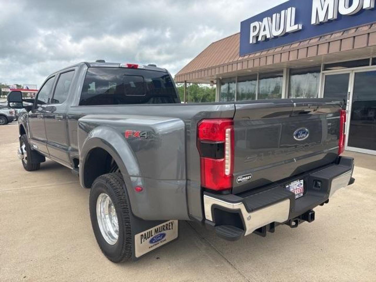 2025 Carbonized Gray Metallic /Black Onyx Ford F-350SD Lariat (1FT8W3DT6SE) with an Power Stroke 6.7L V8 DI 32V OHV Turbodiesel engine, Automatic transmission, located at 1105 E Mulberry, Kaufman, TX, 75142, (972) 962-2151, 32.589550, -96.300926 - Carbonized Gray Metallic 2025 Ford F-350SD 4D Crew Cab Lariat DRW 4WD 10-Speed Automatic Power Stroke 6.7L V8 DI 32V OHV Turbodiesel 4WD.<br><br>Recent Arrival!<br><br><br>Please call Paul Murrey Ford Inc. In Kaufman Texas A Family Dealership Since 1952 Serving the Dallas Fort Worth and East Texas a - Photo#3