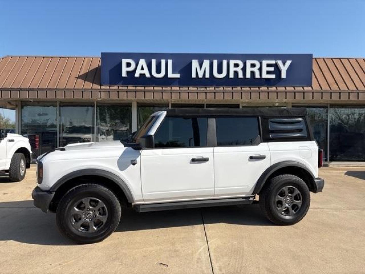 2021 Oxford White /Dark Gray W/Black Onyx Ford Bronco Big Bend (1FMDE5BH0ML) with an 2.3L EcoBoost I-4 engine, Automatic transmission, located at 1105 E Mulberry, Kaufman, TX, 75142, (972) 962-2151, 32.589550, -96.300926 - Oxford White 2021 Ford Bronco 4D Sport Utility Big Bend 4WD 10-Speed Automatic 2.3L EcoBoost I-4 Priced below KBB Fair Purchase Price!<br><br><br>Please call Paul Murrey Ford Inc. In Kaufman Texas A Family Dealership Since 1952 Serving the Dallas Fort Worth and East Texas areas for over 70 years. Pl - Photo#0