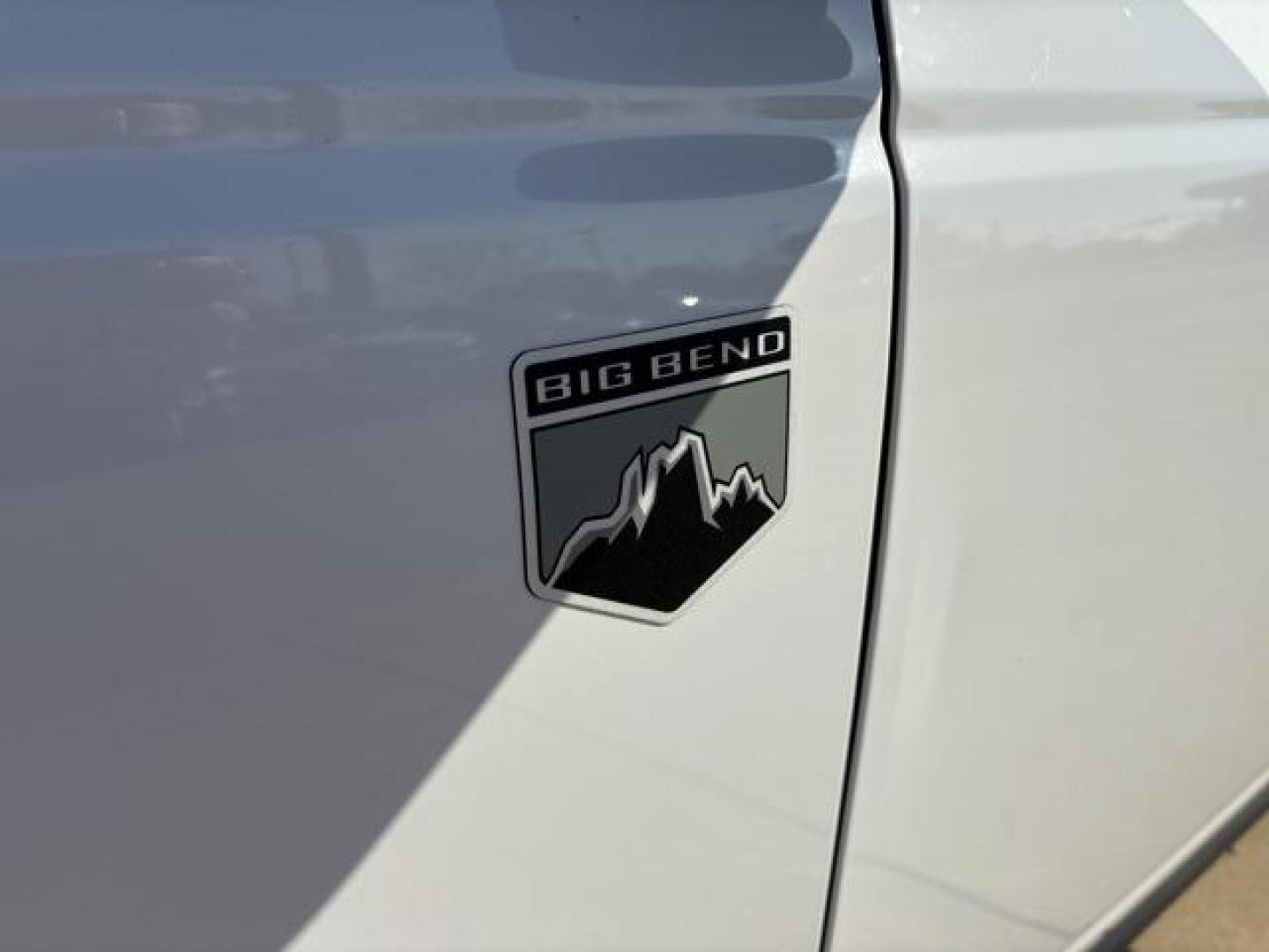 2021 Oxford White /Dark Gray W/Black Onyx Ford Bronco Big Bend (1FMDE5BH0ML) with an 2.3L EcoBoost I-4 engine, Automatic transmission, located at 1105 E Mulberry, Kaufman, TX, 75142, (972) 962-2151, 32.589550, -96.300926 - Oxford White 2021 Ford Bronco 4D Sport Utility Big Bend 4WD 10-Speed Automatic 2.3L EcoBoost I-4 Priced below KBB Fair Purchase Price!<br><br><br>Please call Paul Murrey Ford Inc. In Kaufman Texas A Family Dealership Since 1952 Serving the Dallas Fort Worth and East Texas areas for over 70 years. Pl - Photo#7