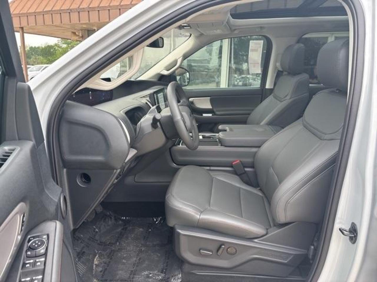 2025 Silver Metallic /Dark Gray Ford Expedition (1FMJU1H86SE) with an EcoBoost 3.5L V6 GTDi DOHC 24V Twin Turbocharged engine, Automatic transmission, located at 1105 E Mulberry, Kaufman, TX, 75142, (972) 962-2151, 32.589550, -96.300926 - Space Silver Metallic 2025 Ford Expedition 4D Sport Utility RWD 10-Speed Automatic EcoBoost 3.5L V6 GTDi DOHC 24V Twin Turbocharged<br><br><br>Please call Paul Murrey Ford Inc. In Kaufman Texas A Family Dealership Since 1952 Serving the Dallas Fort Worth and East Texas areas for over 70 years. Pleas - Photo#9
