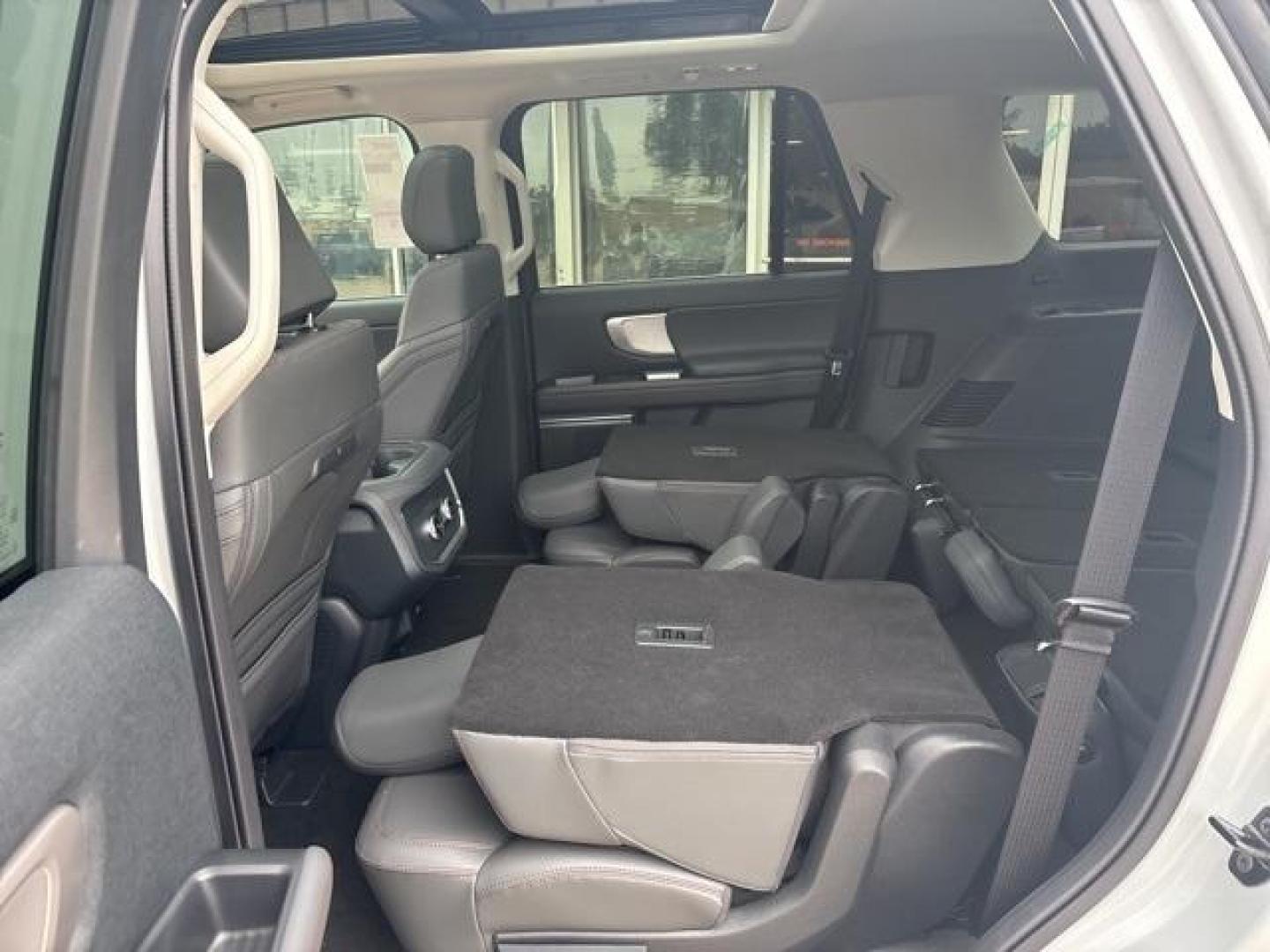 2025 Silver Metallic /Dark Gray Ford Expedition (1FMJU1H86SE) with an EcoBoost 3.5L V6 GTDi DOHC 24V Twin Turbocharged engine, Automatic transmission, located at 1105 E Mulberry, Kaufman, TX, 75142, (972) 962-2151, 32.589550, -96.300926 - Space Silver Metallic 2025 Ford Expedition 4D Sport Utility RWD 10-Speed Automatic EcoBoost 3.5L V6 GTDi DOHC 24V Twin Turbocharged<br><br><br>Please call Paul Murrey Ford Inc. In Kaufman Texas A Family Dealership Since 1952 Serving the Dallas Fort Worth and East Texas areas for over 70 years. Pleas - Photo#13