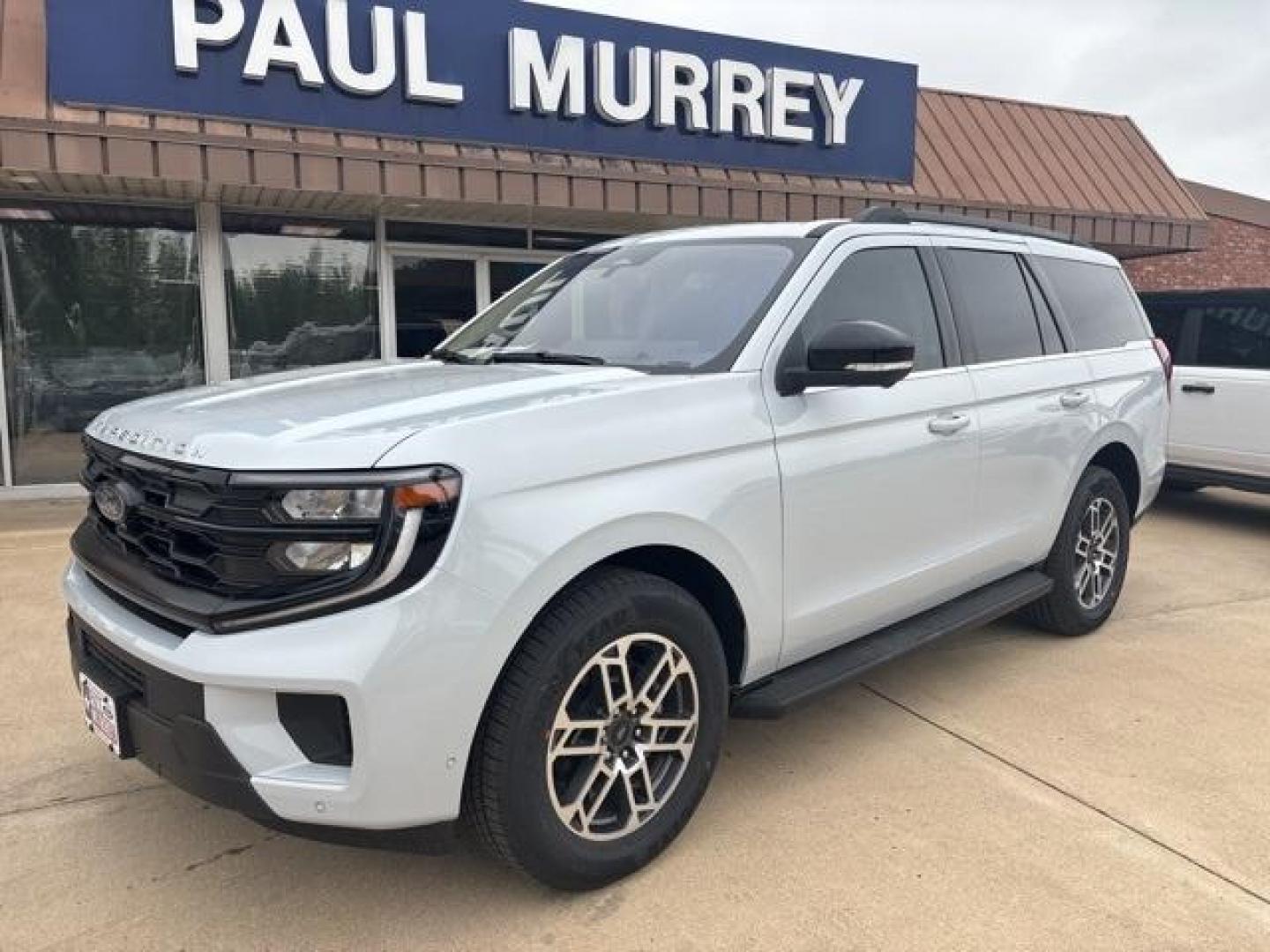 2025 Silver Metallic /Dark Gray Ford Expedition (1FMJU1H86SE) with an EcoBoost 3.5L V6 GTDi DOHC 24V Twin Turbocharged engine, Automatic transmission, located at 1105 E Mulberry, Kaufman, TX, 75142, (972) 962-2151, 32.589550, -96.300926 - Space Silver Metallic 2025 Ford Expedition 4D Sport Utility RWD 10-Speed Automatic EcoBoost 3.5L V6 GTDi DOHC 24V Twin Turbocharged<br><br><br>Please call Paul Murrey Ford Inc. In Kaufman Texas A Family Dealership Since 1952 Serving the Dallas Fort Worth and East Texas areas for over 70 years. Pleas - Photo#2