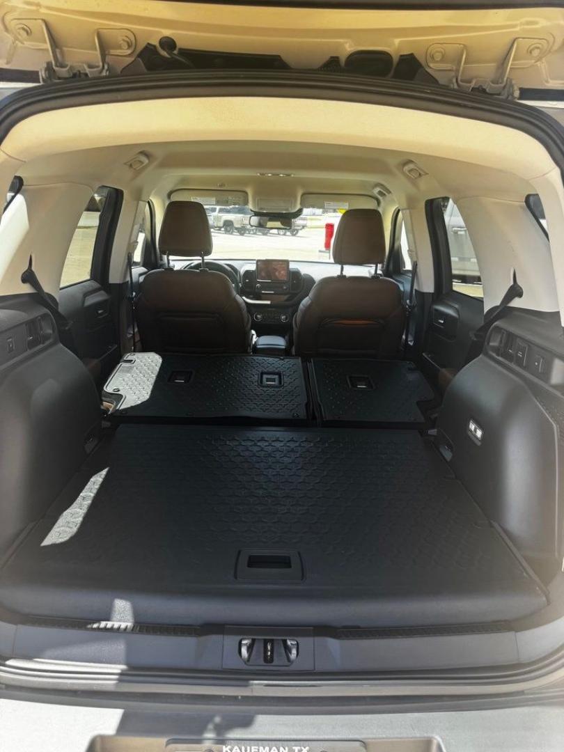 2024 Desert Sand /Ebony/Roast Ford Bronco Sport Badlands (3FMCR9D9XRR) with an EcoBoost 2.0L I4 GTDi DOHC Turbocharged VCT engine, Automatic transmission, located at 1105 E Mulberry, Kaufman, TX, 75142, (972) 962-2151, 32.589550, -96.300926 - Desert Sand 2024 Ford Bronco Sport 4D Sport Utility Badlands 4WD 8-Speed Automatic EcoBoost 2.0L I4 GTDi DOHC Turbocharged VCT<br><br><br>Odometer is 9205 miles below market average! 21/26 City/Highway MPG<br><br><br>Please call Paul Murrey Ford Inc. In Kaufman Texas A Family Dealership Since 1952 S- Photo#9