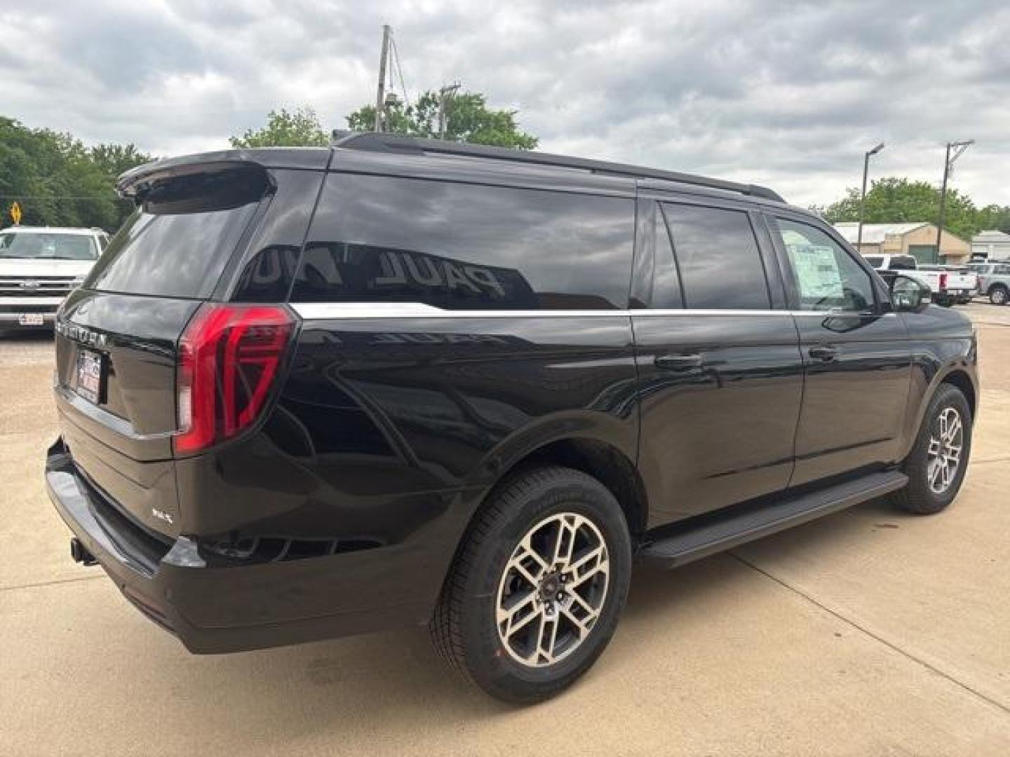 2025 Agate Black Metallic /Gray Ford Expedition Max (1FMJK1H80SE) with an EcoBoost 3.5L V6 GTDi DOHC 24V Twin Turbocharged engine, Automatic transmission, located at 1105 E Mulberry, Kaufman, TX, 75142, (972) 962-2151, 32.589550, -96.300926 - Black Metallic 2025 Ford Expedition Max 4D Sport Utility RWD 10-Speed Automatic EcoBoost 3.5L V6 GTDi DOHC 24V Twin Turbocharged<br><br>Recent Arrival!<br><br><br>Please call Paul Murrey Ford Inc. In Kaufman Texas A Family Dealership Since 1952 Serving the Dallas Fort Worth and East Texas areas for - Photo#5