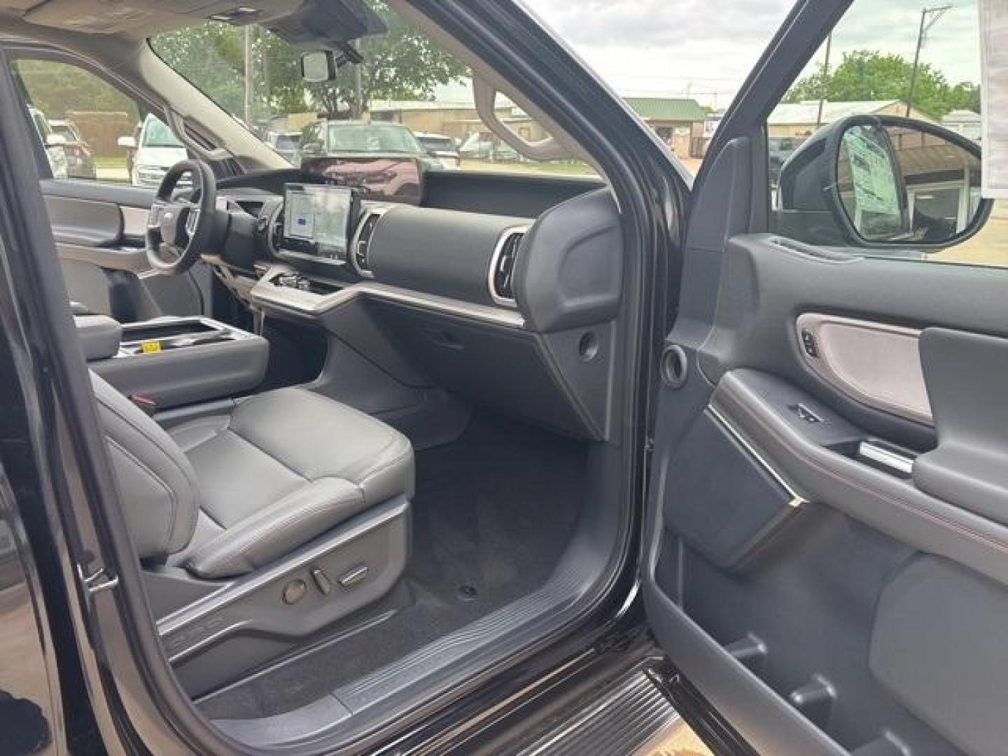 2025 Agate Black Metallic /Gray Ford Expedition Max (1FMJK1H80SE) with an EcoBoost 3.5L V6 GTDi DOHC 24V Twin Turbocharged engine, Automatic transmission, located at 1105 E Mulberry, Kaufman, TX, 75142, (972) 962-2151, 32.589550, -96.300926 - Black Metallic 2025 Ford Expedition Max 4D Sport Utility RWD 10-Speed Automatic EcoBoost 3.5L V6 GTDi DOHC 24V Twin Turbocharged<br><br>Recent Arrival!<br><br><br>Please call Paul Murrey Ford Inc. In Kaufman Texas A Family Dealership Since 1952 Serving the Dallas Fort Worth and East Texas areas for - Photo#20