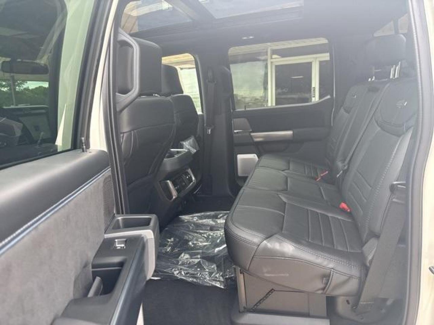 2025 Star White Metallic Tri-Coat /Black Onyx Ford F-250SD Platinum (1FT8W2BMXSE) with an 6.7L High Output Power Stroke V8 Diesel engine, Automatic transmission, located at 1105 E Mulberry, Kaufman, TX, 75142, (972) 962-2151, 32.589550, -96.300926 - Star White Metallic Tri-Coat 2025 Ford F-250SD 4D Crew Cab Platinum 4WD 10-Speed Automatic 6.7L High Output Power Stroke V8 Diesel 4WD.<br><br><br>Please call Paul Murrey Ford Inc. In Kaufman Texas A Family Dealership Since 1952 Serving the Dallas Fort Worth and East Texas areas for over 70 years. P - Photo#13