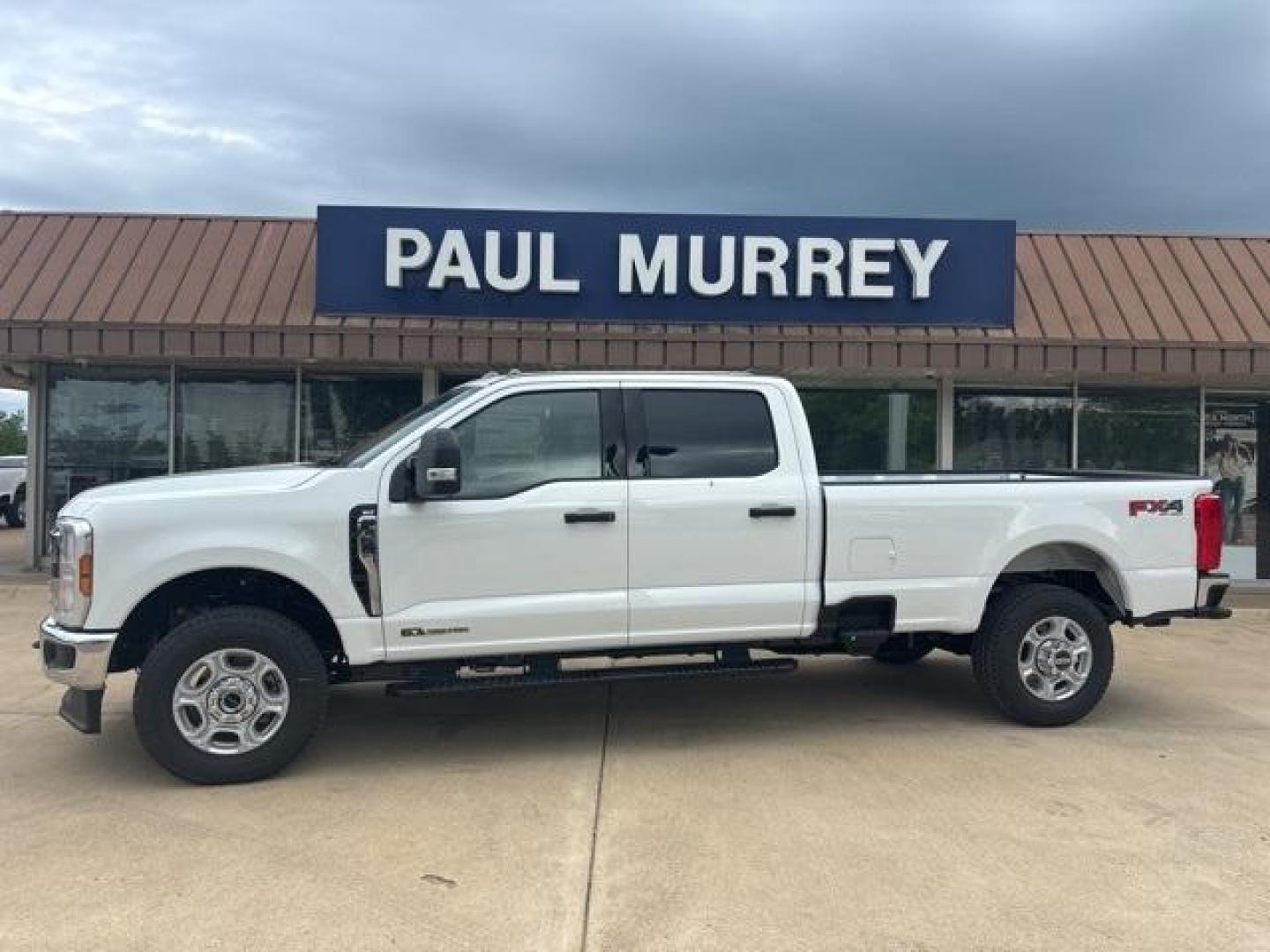 2025 Oxford White /Medium Dark Slate Ford F-350SD XLT (1FT8W3BT0SE) with an Power Stroke 6.7L V8 DI 32V OHV Turbodiesel engine, Automatic transmission, located at 1105 E Mulberry, Kaufman, TX, 75142, (972) 962-2151, 32.589550, -96.300926 - Oxford White 2025 Ford F-350SD 4D Crew Cab XLT 4WD 10-Speed Automatic Power Stroke 6.7L V8 DI 32V OHV Turbodiesel 4WD.<br><br><br>Please call Paul Murrey Ford Inc. In Kaufman Texas A Family Dealership Since 1952 Serving the Dallas Fort Worth and East Texas areas for over 70 years. Please call 972-96 - Photo#0