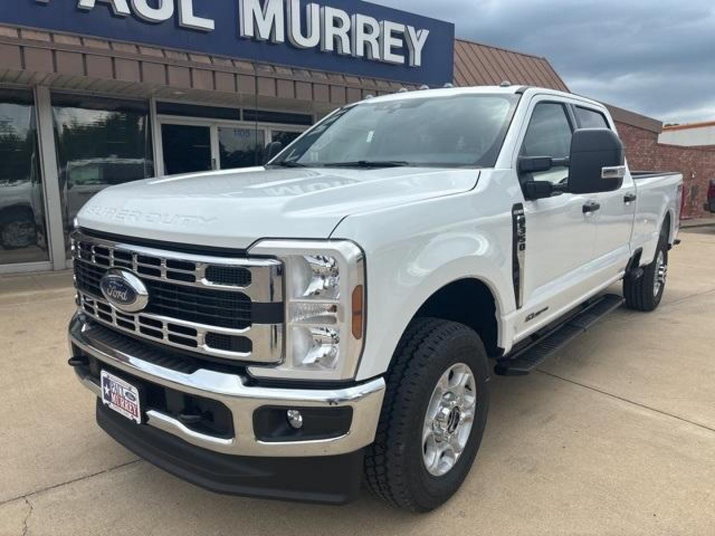 2025 Oxford White /Medium Dark Slate Ford F-350SD XLT (1FT8W3BT0SE) with an Power Stroke 6.7L V8 DI 32V OHV Turbodiesel engine, Automatic transmission, located at 1105 E Mulberry, Kaufman, TX, 75142, (972) 962-2151, 32.589550, -96.300926 - Oxford White 2025 Ford F-350SD 4D Crew Cab XLT 4WD 10-Speed Automatic Power Stroke 6.7L V8 DI 32V OHV Turbodiesel 4WD.<br><br><br>Please call Paul Murrey Ford Inc. In Kaufman Texas A Family Dealership Since 1952 Serving the Dallas Fort Worth and East Texas areas for over 70 years. Please call 972-96 - Photo#1