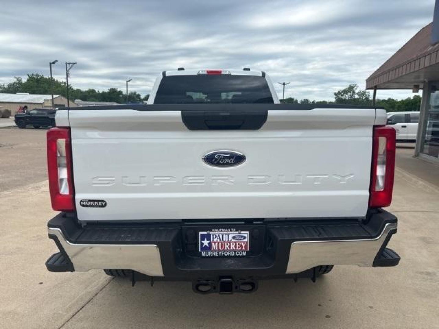 2025 Oxford White /Medium Dark Slate Ford F-350SD XLT (1FT8W3BT0SE) with an Power Stroke 6.7L V8 DI 32V OHV Turbodiesel engine, Automatic transmission, located at 1105 E Mulberry, Kaufman, TX, 75142, (972) 962-2151, 32.589550, -96.300926 - Oxford White 2025 Ford F-350SD 4D Crew Cab XLT 4WD 10-Speed Automatic Power Stroke 6.7L V8 DI 32V OHV Turbodiesel 4WD.<br><br><br>Please call Paul Murrey Ford Inc. In Kaufman Texas A Family Dealership Since 1952 Serving the Dallas Fort Worth and East Texas areas for over 70 years. Please call 972-96 - Photo#4