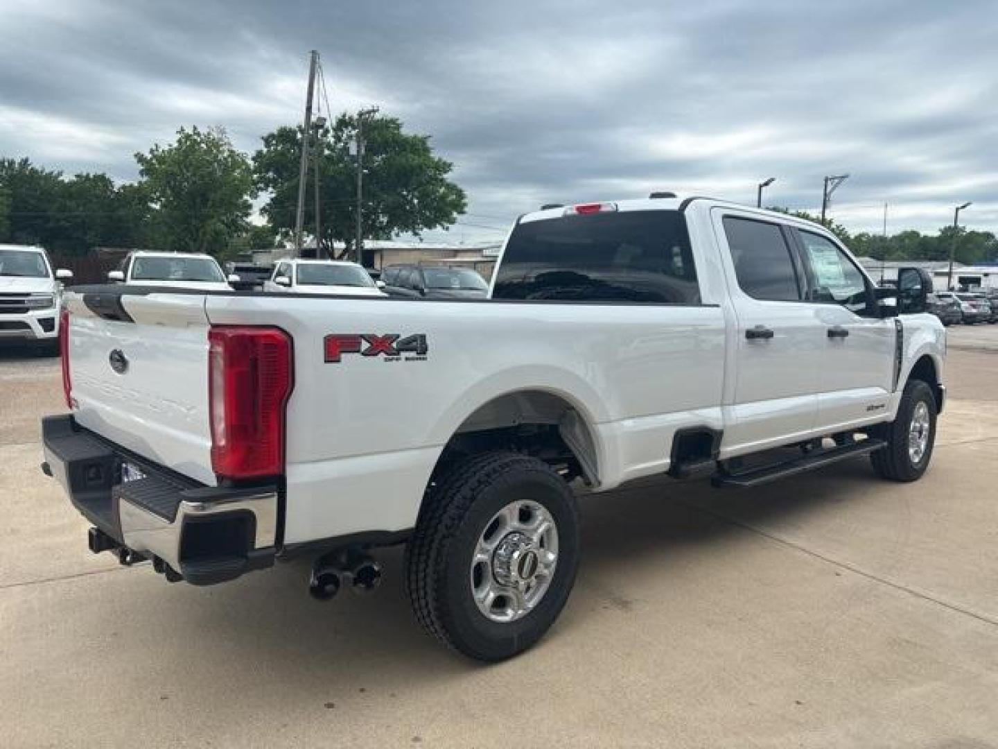 2025 Oxford White /Medium Dark Slate Ford F-350SD XLT (1FT8W3BT0SE) with an Power Stroke 6.7L V8 DI 32V OHV Turbodiesel engine, Automatic transmission, located at 1105 E Mulberry, Kaufman, TX, 75142, (972) 962-2151, 32.589550, -96.300926 - Oxford White 2025 Ford F-350SD 4D Crew Cab XLT 4WD 10-Speed Automatic Power Stroke 6.7L V8 DI 32V OHV Turbodiesel 4WD.<br><br><br>Please call Paul Murrey Ford Inc. In Kaufman Texas A Family Dealership Since 1952 Serving the Dallas Fort Worth and East Texas areas for over 70 years. Please call 972-96 - Photo#5