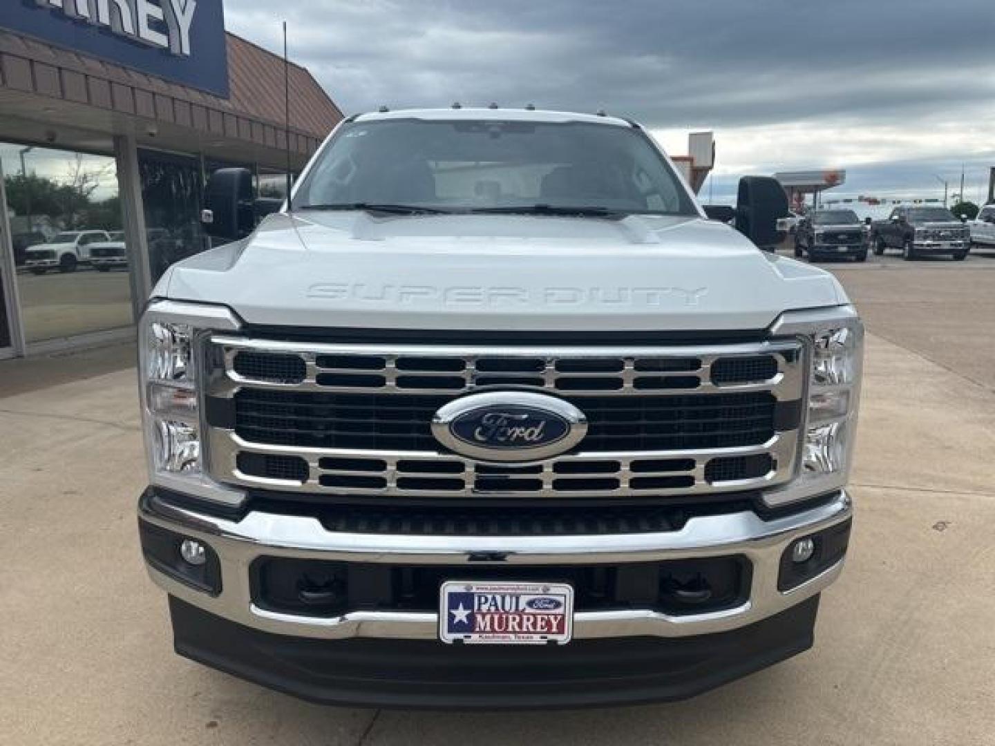 2025 Oxford White /Medium Dark Slate Ford F-350SD XLT (1FT8W3BT0SE) with an Power Stroke 6.7L V8 DI 32V OHV Turbodiesel engine, Automatic transmission, located at 1105 E Mulberry, Kaufman, TX, 75142, (972) 962-2151, 32.589550, -96.300926 - Oxford White 2025 Ford F-350SD 4D Crew Cab XLT 4WD 10-Speed Automatic Power Stroke 6.7L V8 DI 32V OHV Turbodiesel 4WD.<br><br><br>Please call Paul Murrey Ford Inc. In Kaufman Texas A Family Dealership Since 1952 Serving the Dallas Fort Worth and East Texas areas for over 70 years. Please call 972-96 - Photo#6