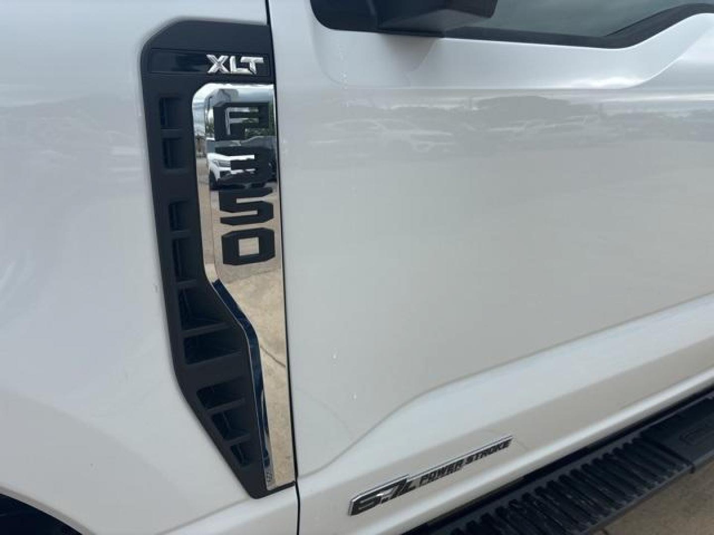 2025 Oxford White /Medium Dark Slate Ford F-350SD XLT (1FT8W3BT0SE) with an Power Stroke 6.7L V8 DI 32V OHV Turbodiesel engine, Automatic transmission, located at 1105 E Mulberry, Kaufman, TX, 75142, (972) 962-2151, 32.589550, -96.300926 - Oxford White 2025 Ford F-350SD 4D Crew Cab XLT 4WD 10-Speed Automatic Power Stroke 6.7L V8 DI 32V OHV Turbodiesel 4WD.<br><br><br>Please call Paul Murrey Ford Inc. In Kaufman Texas A Family Dealership Since 1952 Serving the Dallas Fort Worth and East Texas areas for over 70 years. Please call 972-96 - Photo#7
