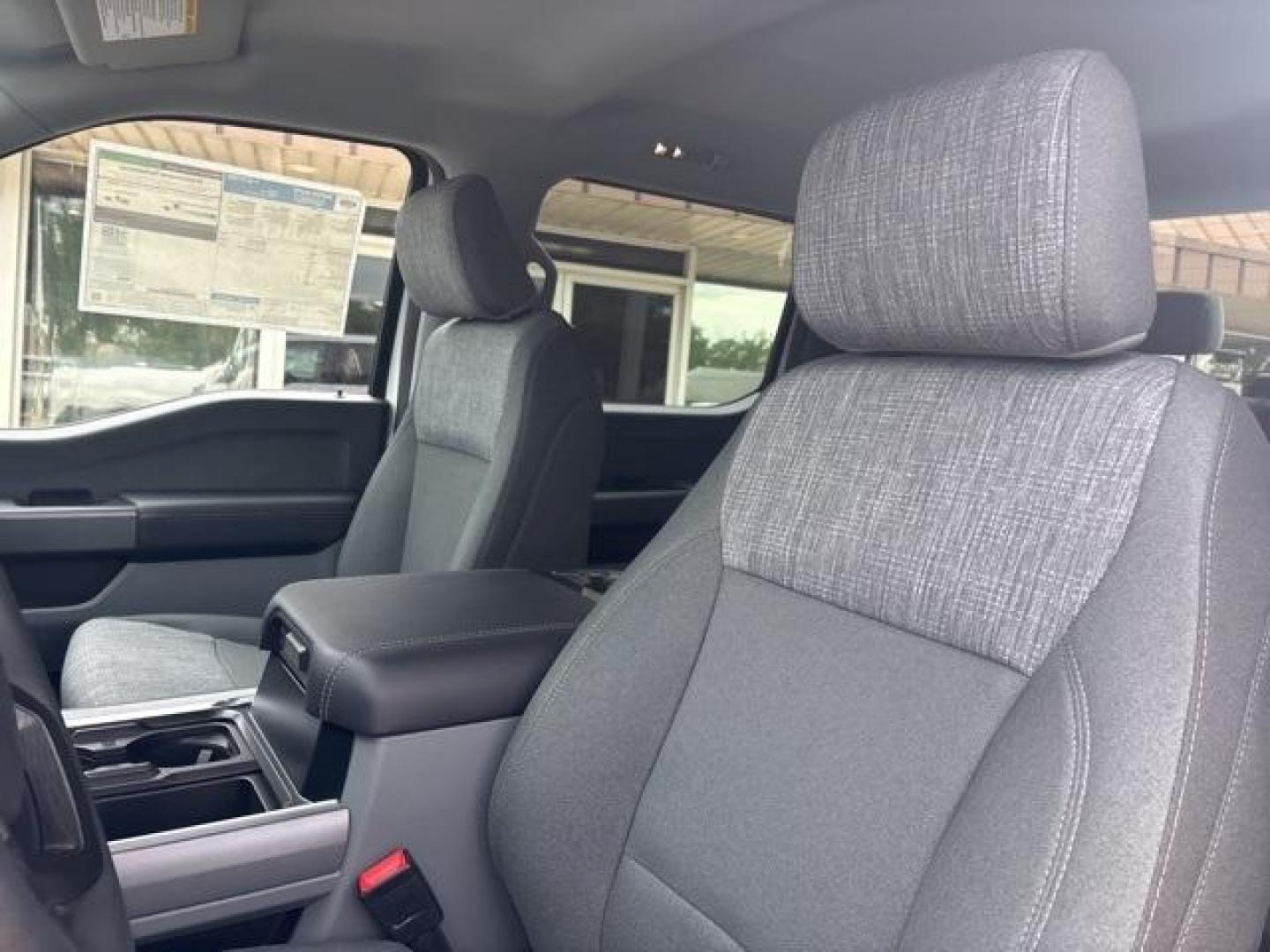 2025 Oxford White /Medium Dark Slate Ford F-350SD XLT (1FT8W3BT0SE) with an Power Stroke 6.7L V8 DI 32V OHV Turbodiesel engine, Automatic transmission, located at 1105 E Mulberry, Kaufman, TX, 75142, (972) 962-2151, 32.589550, -96.300926 - Oxford White 2025 Ford F-350SD 4D Crew Cab XLT 4WD 10-Speed Automatic Power Stroke 6.7L V8 DI 32V OHV Turbodiesel 4WD.<br><br><br>Please call Paul Murrey Ford Inc. In Kaufman Texas A Family Dealership Since 1952 Serving the Dallas Fort Worth and East Texas areas for over 70 years. Please call 972-96 - Photo#10