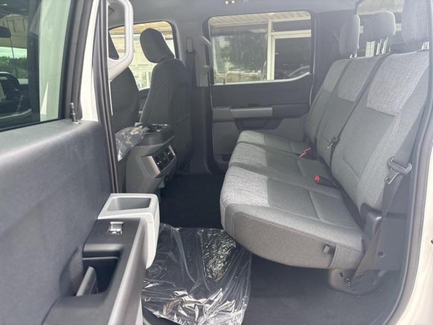 2025 Oxford White /Medium Dark Slate Ford F-350SD XLT (1FT8W3BT0SE) with an Power Stroke 6.7L V8 DI 32V OHV Turbodiesel engine, Automatic transmission, located at 1105 E Mulberry, Kaufman, TX, 75142, (972) 962-2151, 32.589550, -96.300926 - Oxford White 2025 Ford F-350SD 4D Crew Cab XLT 4WD 10-Speed Automatic Power Stroke 6.7L V8 DI 32V OHV Turbodiesel 4WD.<br><br><br>Please call Paul Murrey Ford Inc. In Kaufman Texas A Family Dealership Since 1952 Serving the Dallas Fort Worth and East Texas areas for over 70 years. Please call 972-96 - Photo#12