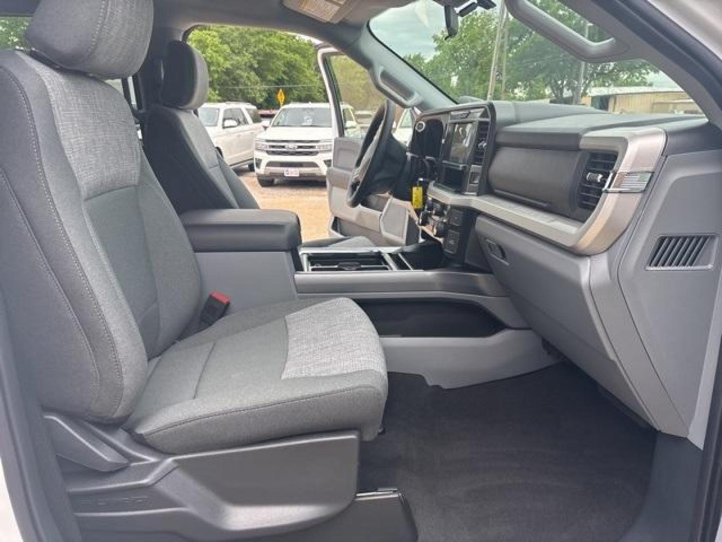 2025 Oxford White /Medium Dark Slate Ford F-350SD XLT (1FT8W3BT0SE) with an Power Stroke 6.7L V8 DI 32V OHV Turbodiesel engine, Automatic transmission, located at 1105 E Mulberry, Kaufman, TX, 75142, (972) 962-2151, 32.589550, -96.300926 - Oxford White 2025 Ford F-350SD 4D Crew Cab XLT 4WD 10-Speed Automatic Power Stroke 6.7L V8 DI 32V OHV Turbodiesel 4WD.<br><br><br>Please call Paul Murrey Ford Inc. In Kaufman Texas A Family Dealership Since 1952 Serving the Dallas Fort Worth and East Texas areas for over 70 years. Please call 972-96 - Photo#14