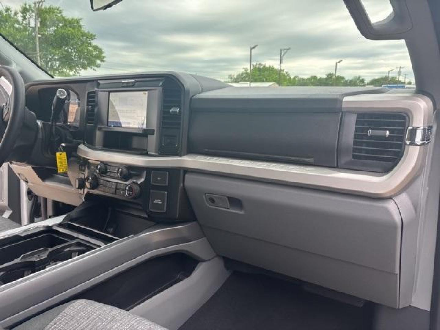 2025 Oxford White /Medium Dark Slate Ford F-350SD XLT (1FT8W3BT0SE) with an Power Stroke 6.7L V8 DI 32V OHV Turbodiesel engine, Automatic transmission, located at 1105 E Mulberry, Kaufman, TX, 75142, (972) 962-2151, 32.589550, -96.300926 - Oxford White 2025 Ford F-350SD 4D Crew Cab XLT 4WD 10-Speed Automatic Power Stroke 6.7L V8 DI 32V OHV Turbodiesel 4WD.<br><br><br>Please call Paul Murrey Ford Inc. In Kaufman Texas A Family Dealership Since 1952 Serving the Dallas Fort Worth and East Texas areas for over 70 years. Please call 972-96 - Photo#15