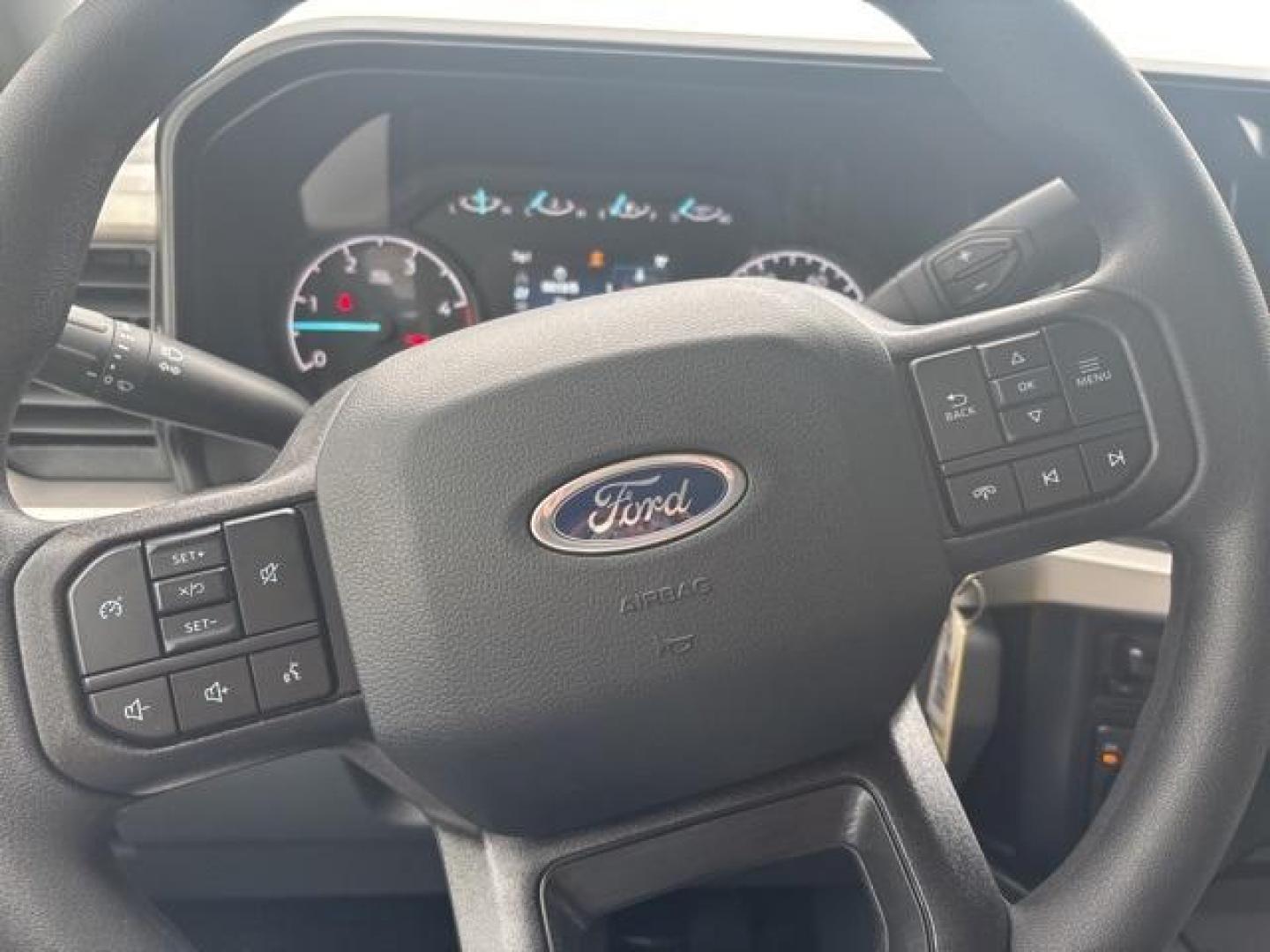 2025 Oxford White /Medium Dark Slate Ford F-350SD XLT (1FT8W3BT0SE) with an Power Stroke 6.7L V8 DI 32V OHV Turbodiesel engine, Automatic transmission, located at 1105 E Mulberry, Kaufman, TX, 75142, (972) 962-2151, 32.589550, -96.300926 - Oxford White 2025 Ford F-350SD 4D Crew Cab XLT 4WD 10-Speed Automatic Power Stroke 6.7L V8 DI 32V OHV Turbodiesel 4WD.<br><br><br>Please call Paul Murrey Ford Inc. In Kaufman Texas A Family Dealership Since 1952 Serving the Dallas Fort Worth and East Texas areas for over 70 years. Please call 972-96 - Photo#18