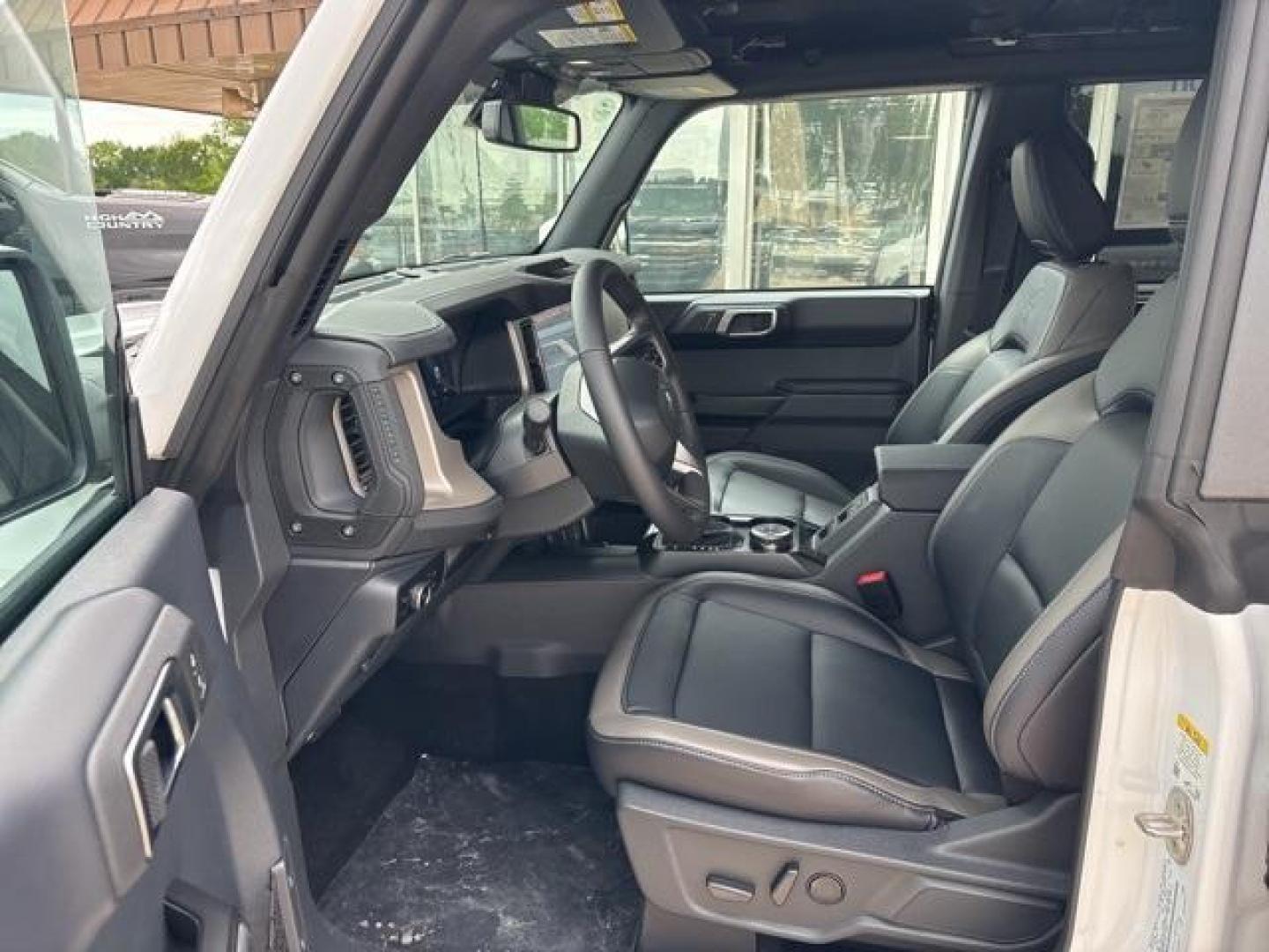 2025 Oxford White /Black Onyx Interior Ford Bronco Outer Banks (1FMEE8BP0SL) with an 2.7L EcoBoost V6 engine, Automatic transmission, located at 1105 E Mulberry, Kaufman, TX, 75142, (972) 962-2151, 32.589550, -96.300926 - Oxford White 2025 Ford Bronco 4D Sport Utility Outer Banks 4WD 10-Speed Automatic 2.7L EcoBoost V6<br><br>Recent Arrival!<br><br><br>Please call Paul Murrey Ford Inc. In Kaufman Texas A Family Dealership Since 1952 Serving the Dallas Fort Worth and East Texas areas for over 70 years. Please call 972 - Photo#8