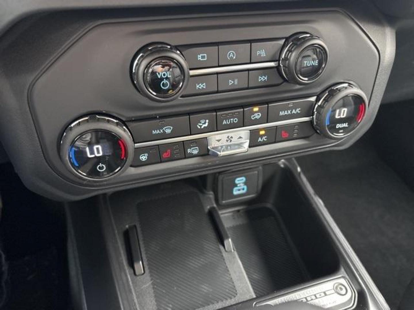 2025 Oxford White /Black Onyx Interior Ford Bronco Outer Banks (1FMEE8BP0SL) with an 2.7L EcoBoost V6 engine, Automatic transmission, located at 1105 E Mulberry, Kaufman, TX, 75142, (972) 962-2151, 32.589550, -96.300926 - Oxford White 2025 Ford Bronco 4D Sport Utility Outer Banks 4WD 10-Speed Automatic 2.7L EcoBoost V6<br><br>Recent Arrival!<br><br><br>Please call Paul Murrey Ford Inc. In Kaufman Texas A Family Dealership Since 1952 Serving the Dallas Fort Worth and East Texas areas for over 70 years. Please call 972 - Photo#23