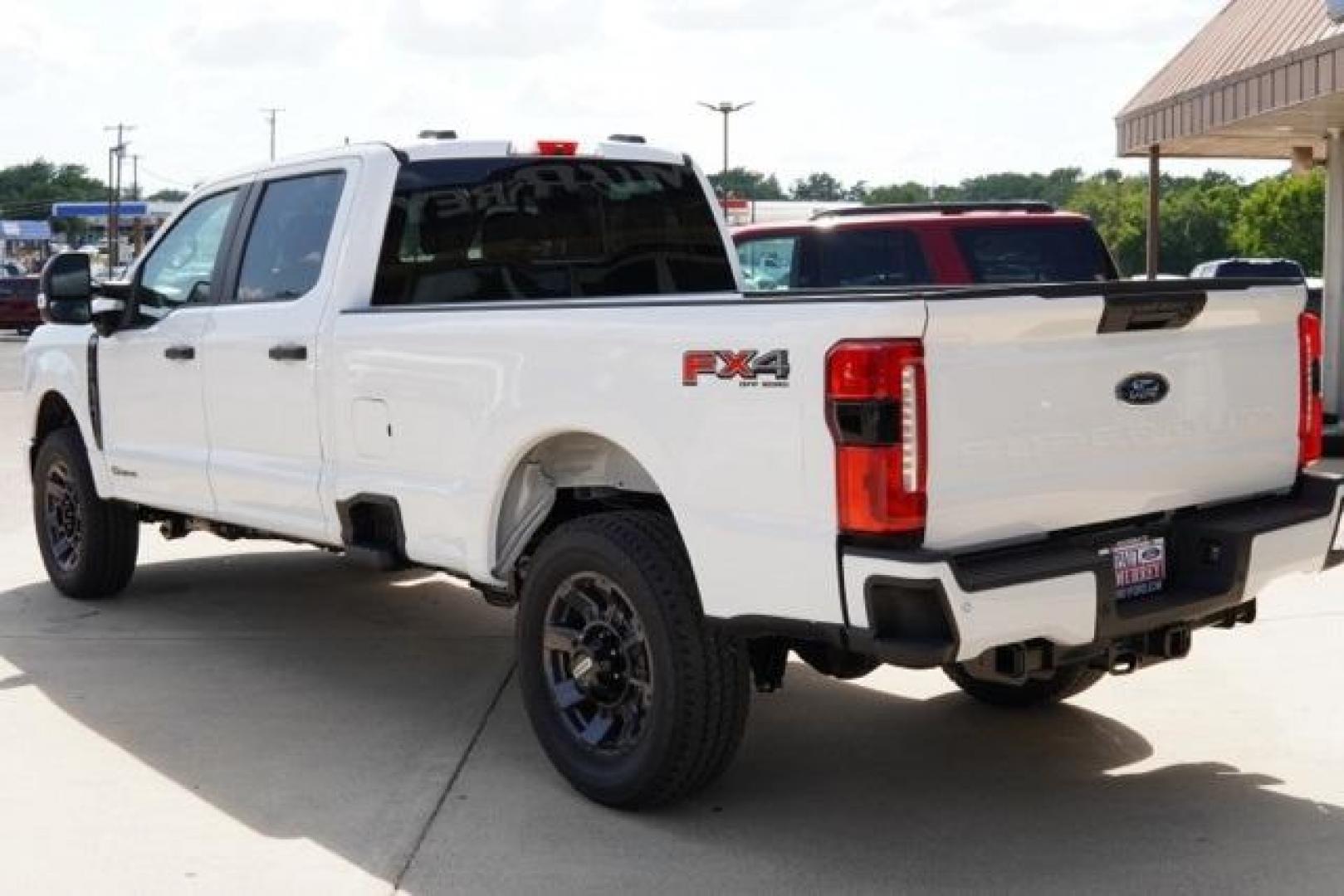 2025 Oxford White /Medium Dark Slate Ford F-350SD XL (1FT8W3BT5SE) with an Power Stroke 6.7L V8 DI 32V OHV Turbodiesel engine, Automatic transmission, located at 1105 E Mulberry, Kaufman, TX, 75142, (972) 962-2151, 32.589550, -96.300926 - Oxford White 2025 Ford F-350SD 4D Crew Cab XL 4WD 10-Speed Automatic Power Stroke 6.7L V8 DI 32V OHV Turbodiesel 4WD.<br><br><br>Please call Paul Murrey Ford Inc. In Kaufman Texas A Family Dealership Since 1952 Serving the Dallas Fort Worth and East Texas areas for over 70 years. Please call 972-962 - Photo#3