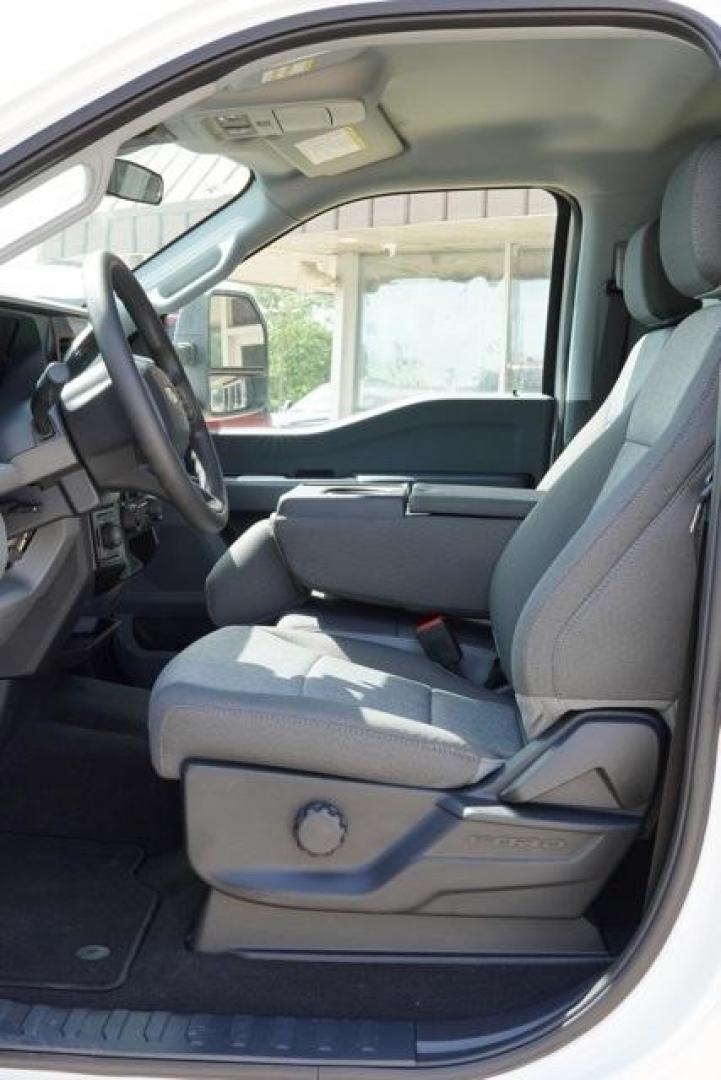 2025 Oxford White /Medium Dark Slate Ford F-350SD XL (1FT8W3BT5SE) with an Power Stroke 6.7L V8 DI 32V OHV Turbodiesel engine, Automatic transmission, located at 1105 E Mulberry, Kaufman, TX, 75142, (972) 962-2151, 32.589550, -96.300926 - Oxford White 2025 Ford F-350SD 4D Crew Cab XL 4WD 10-Speed Automatic Power Stroke 6.7L V8 DI 32V OHV Turbodiesel 4WD.<br><br><br>Please call Paul Murrey Ford Inc. In Kaufman Texas A Family Dealership Since 1952 Serving the Dallas Fort Worth and East Texas areas for over 70 years. Please call 972-962 - Photo#14