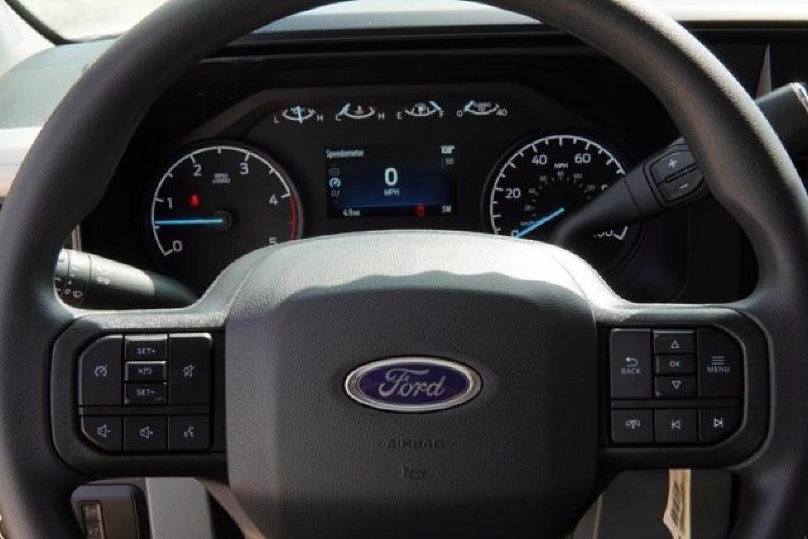 2025 Oxford White /Medium Dark Slate Ford F-350SD XL (1FT8W3BT5SE) with an Power Stroke 6.7L V8 DI 32V OHV Turbodiesel engine, Automatic transmission, located at 1105 E Mulberry, Kaufman, TX, 75142, (972) 962-2151, 32.589550, -96.300926 - Oxford White 2025 Ford F-350SD 4D Crew Cab XL 4WD 10-Speed Automatic Power Stroke 6.7L V8 DI 32V OHV Turbodiesel 4WD.<br><br><br>Please call Paul Murrey Ford Inc. In Kaufman Texas A Family Dealership Since 1952 Serving the Dallas Fort Worth and East Texas areas for over 70 years. Please call 972-962 - Photo#17