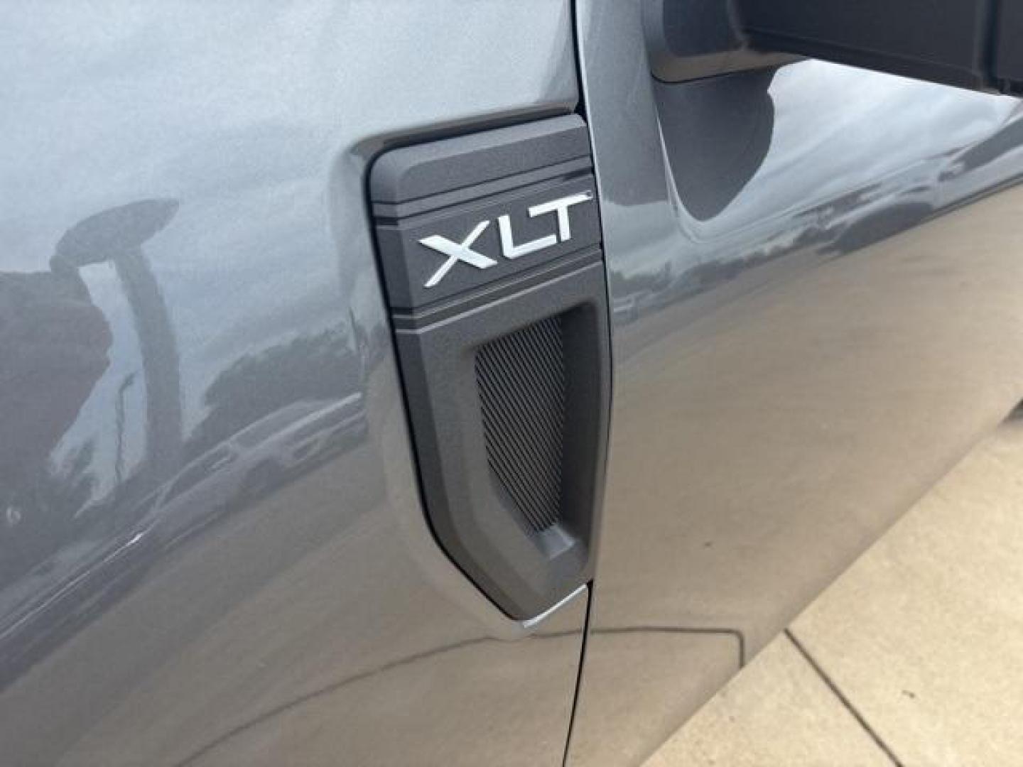 2025 Carbonized Gray Metallic /Blue Ford Maverick XLT (3FTTW8H37SR) with an 2.5L I-4 Hybrid engine, CVT transmission, located at 1105 E Mulberry, Kaufman, TX, 75142, (972) 962-2151, 32.589550, -96.300926 - Carbonized Gray Metallic 2025 Ford Maverick 4D Crew Cab XLT FWD CVT 2.5L I-4 Hybrid 2.5L I-4 Hybrid.<br><br>42/35 City/Highway MPG<br><br><br>Please call Paul Murrey Ford Inc. In Kaufman Texas A Family Dealership Since 1952 Serving the Dallas Fort Worth and East Texas areas for over 70 years. Please - Photo#8