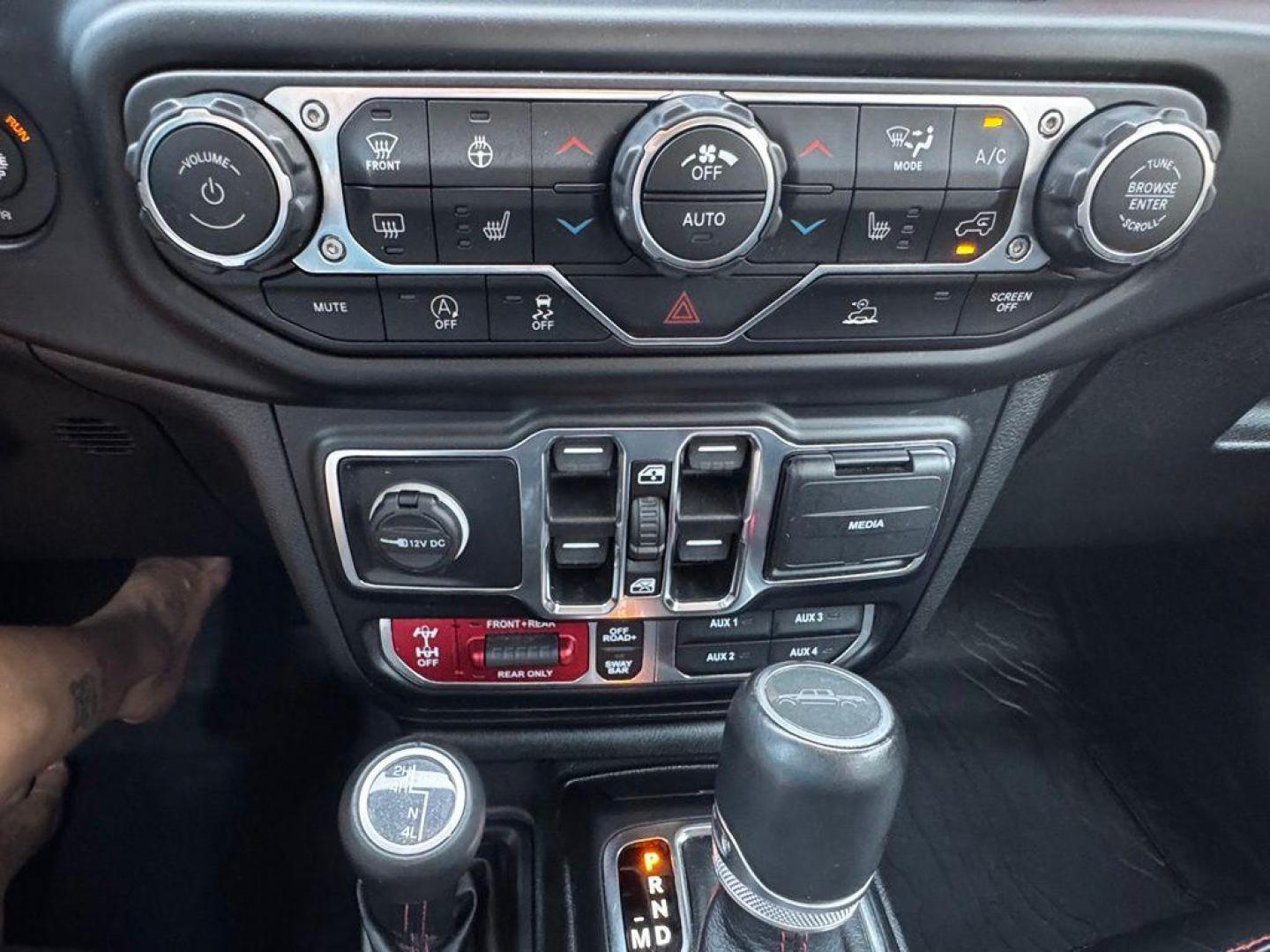 2022 Snazzberry Pearlcoat /Black Jeep Gladiator Rubicon (1C6JJTBG7NL) with an 3.6L V6 24V VVT engine, Automatic transmission, located at 1105 E Mulberry, Kaufman, TX, 75142, (972) 962-2151, 32.589550, -96.300926 - Snazzberry Pearlcoat 2022 Jeep Gladiator 4D Crew Cab Rubicon 4WD 8-Speed Automatic 3.6L V6 24V VVT Priced below KBB Fair Purchase Price!<br><br><br>Recent Arrival! Odometer is 48175 miles below market average!<br><br><br>Please call Paul Murrey Ford Inc. In Kaufman Texas A Family Dealership Since 19 - Photo#20