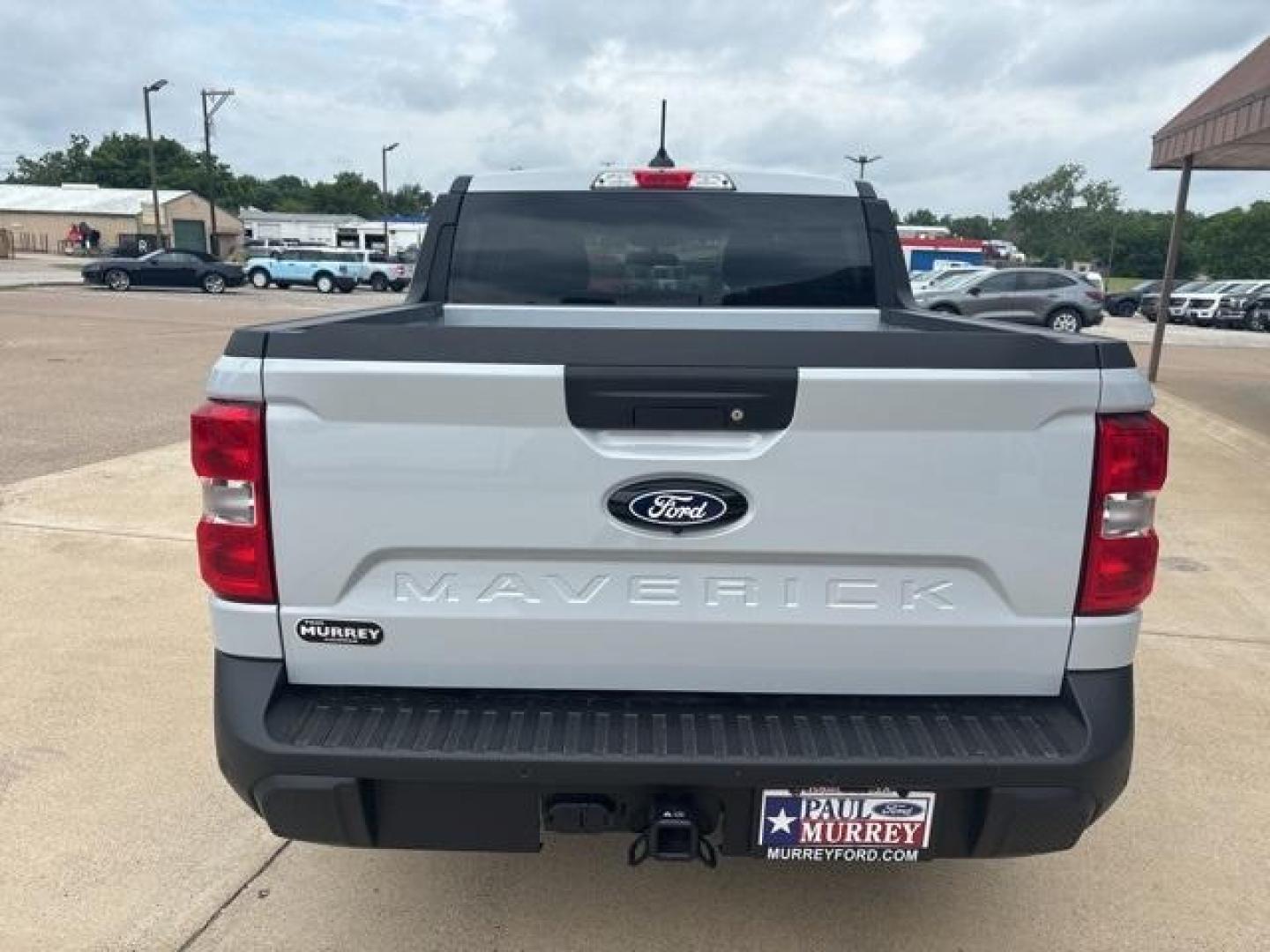 2025 White Metallic /Navy Pier/Aspen Gray Ford Maverick XLT (3FTTW8JA8SR) with an EcoBoost 2.0L I4 GTDi DOHC Turbocharged VCT engine, CVT transmission, located at 1105 E Mulberry, Kaufman, TX, 75142, (972) 962-2151, 32.589550, -96.300926 - White Metallic 2025 Ford Maverick 4D Crew Cab XLT AWD CVT EcoBoost 2.0L I4 GTDi DOHC Turbocharged VCT<br><br>40/34 City/Highway MPG<br><br><br>Please call Paul Murrey Ford Inc. In Kaufman Texas A Family Dealership Since 1952 Serving the Dallas Fort Worth and East Texas areas for over 70 years. Pleas - Photo#4