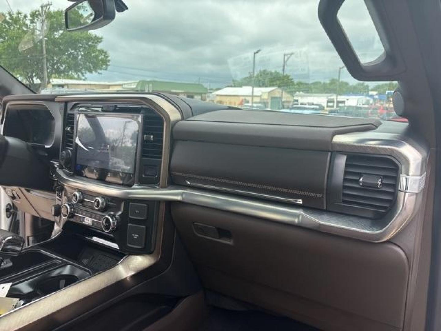 2025 Star White Metallic Tri-Coat /Java Ford F-150 King Ranch (1FTFW6L88SF) with an 3.5L V6 EcoBoost engine, Automatic transmission, located at 1105 E Mulberry, Kaufman, TX, 75142, (972) 962-2151, 32.589550, -96.300926 - White Metallic 2025 Ford F-150 4D SuperCrew King Ranch 4WD 10-Speed Automatic 3.5L V6 EcoBoost 4WD.<br><br>Recent Arrival!<br><br><br>Please call Paul Murrey Ford Inc. In Kaufman Texas A Family Dealership Since 1952 Serving the Dallas Fort Worth and East Texas areas for over 70 years. Please call 97 - Photo#17