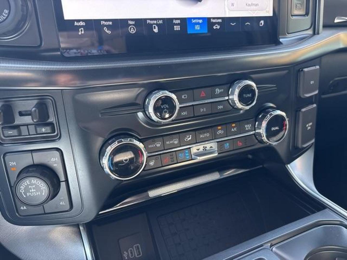 2025 Black Metallic /Blue Ford F-150 Platinum (1FTFW7L86SF) with an 3.5L V6 EcoBoost engine, Automatic transmission, located at 1105 E Mulberry, Kaufman, TX, 75142, (972) 962-2151, 32.589550, -96.300926 - Black Metallic 2025 Ford F-150 4D SuperCrew Platinum 4WD 10-Speed Automatic 3.5L V6 EcoBoost 4WD.<br><br><br>Odometer is 535 miles below market average!<br><br><br>Please call Paul Murrey Ford Inc. In Kaufman Texas A Family Dealership Since 1952 Serving the Dallas Fort Worth and East Texas areas for - Photo#18