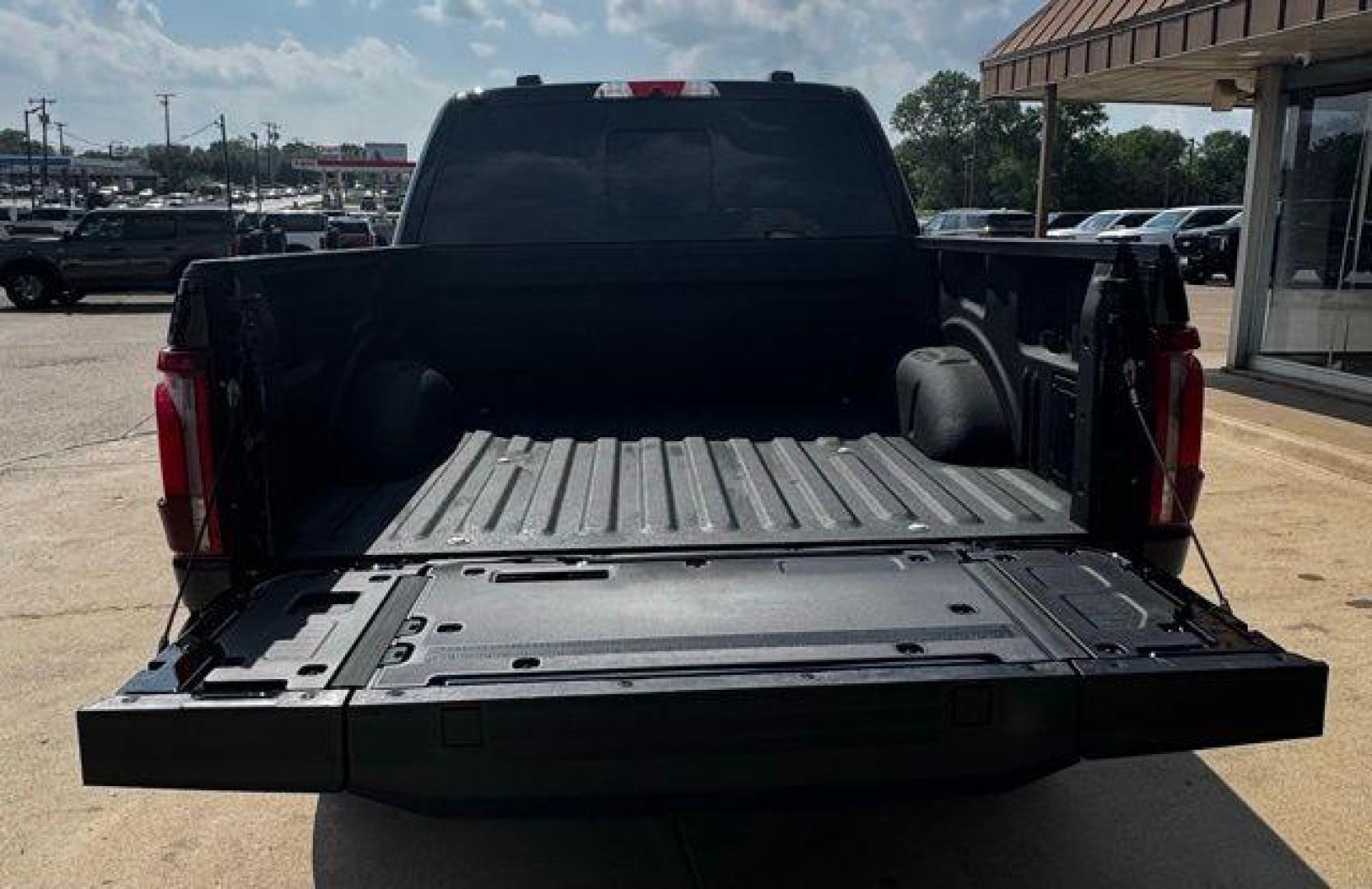 2025 Black Metallic /Blue Ford F-150 Platinum (1FTFW7L86SF) with an 3.5L V6 EcoBoost engine, Automatic transmission, located at 1105 E Mulberry, Kaufman, TX, 75142, (972) 962-2151, 32.589550, -96.300926 - Black Metallic 2025 Ford F-150 4D SuperCrew Platinum 4WD 10-Speed Automatic 3.5L V6 EcoBoost 4WD, Speed control. Priced below KBB Fair Purchase Price!<br><br><br>Odometer is 5253 miles below market average!<br><br><br>Please call Paul Murrey Ford Inc. In Kaufman Texas A Family Dealership Since 1952 - Photo#5