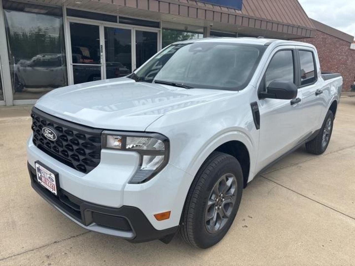 2025 Space White Metallic /Blue Ford Maverick XLT (3FTTW8H38SR) with an 2.5L I-4 Hybrid engine, CVT transmission, located at 1105 E Mulberry, Kaufman, TX, 75142, (972) 962-2151, 32.589550, -96.300926 - Space White Metallic 2025 Ford Maverick 4D Crew Cab XLT FWD CVT 2.5L I-4 Hybrid 2.5L I-4 Hybrid.<br><br>Recent Arrival! 42/35 City/Highway MPG<br><br><br>Please call Paul Murrey Ford Inc. In Kaufman Texas A Family Dealership Since 1952 Serving the Dallas Fort Worth and East Texas areas for over 70 y - Photo#1