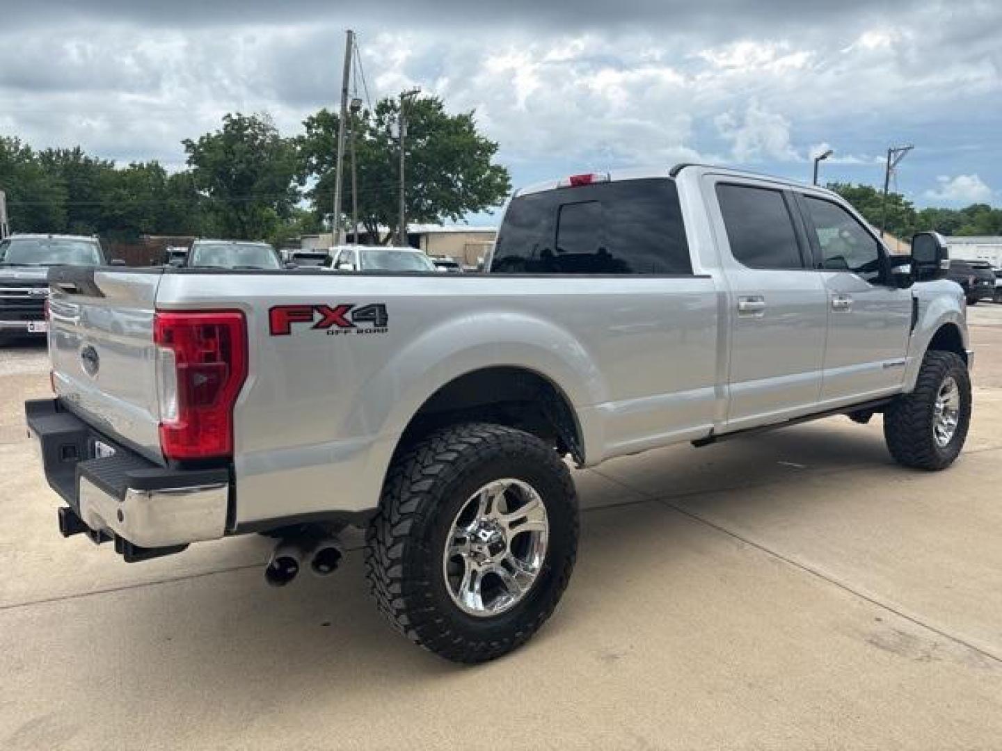 2017 Ingot Silver /Black Ford F-350SD Lariat (1FT8W3BT3HE) with an Power Stroke 6.7L V8 DI 32V OHV Turbodiesel engine, Automatic transmission, located at 1105 E Mulberry, Kaufman, TX, 75142, (972) 962-2151, 32.589550, -96.300926 - Photo#5