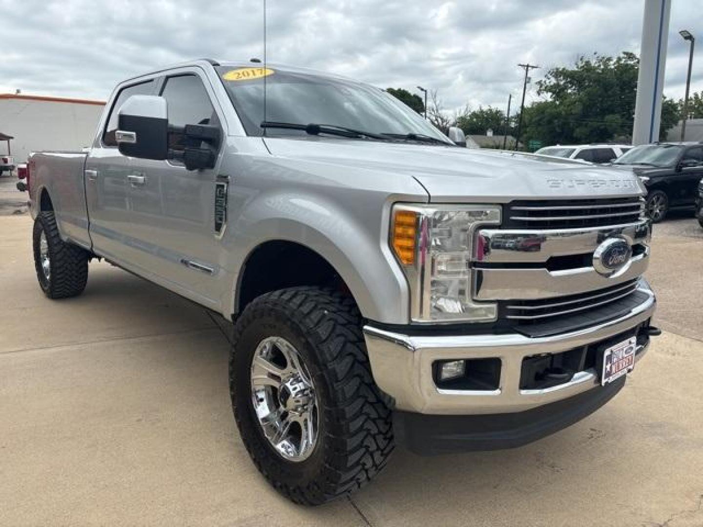 2017 Ingot Silver /Black Ford F-350SD Lariat (1FT8W3BT3HE) with an Power Stroke 6.7L V8 DI 32V OHV Turbodiesel engine, Automatic transmission, located at 1105 E Mulberry, Kaufman, TX, 75142, (972) 962-2151, 32.589550, -96.300926 - Photo#6