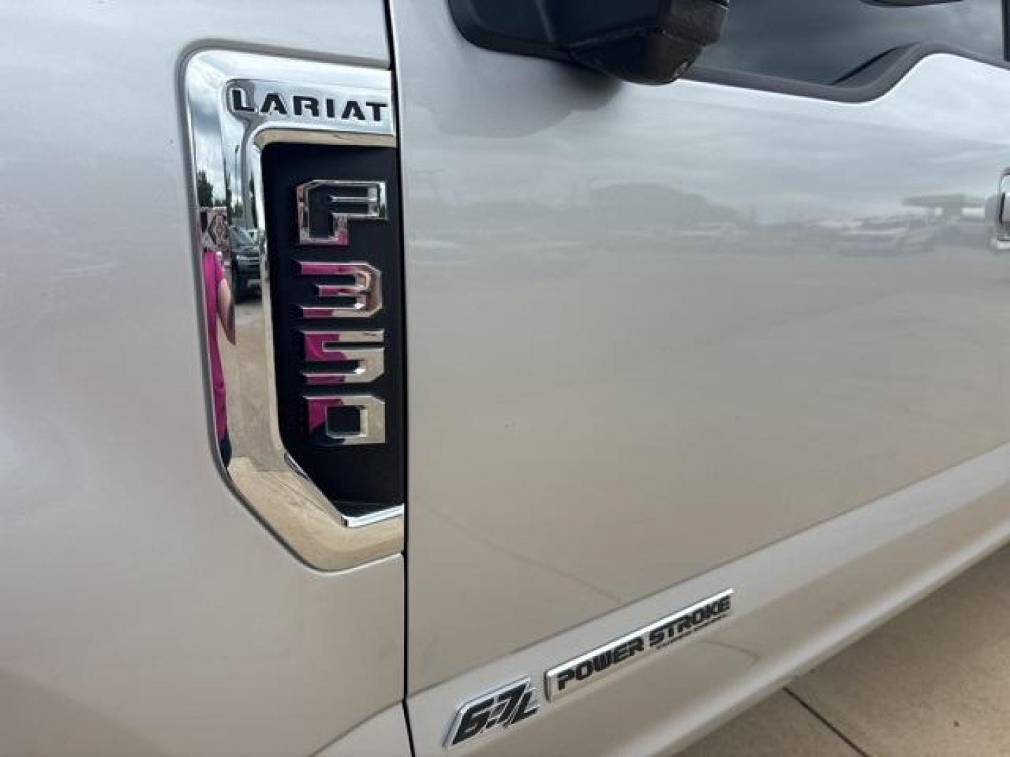 2017 Ingot Silver /Black Ford F-350SD Lariat (1FT8W3BT3HE) with an Power Stroke 6.7L V8 DI 32V OHV Turbodiesel engine, Automatic transmission, located at 1105 E Mulberry, Kaufman, TX, 75142, (972) 962-2151, 32.589550, -96.300926 - Photo#8