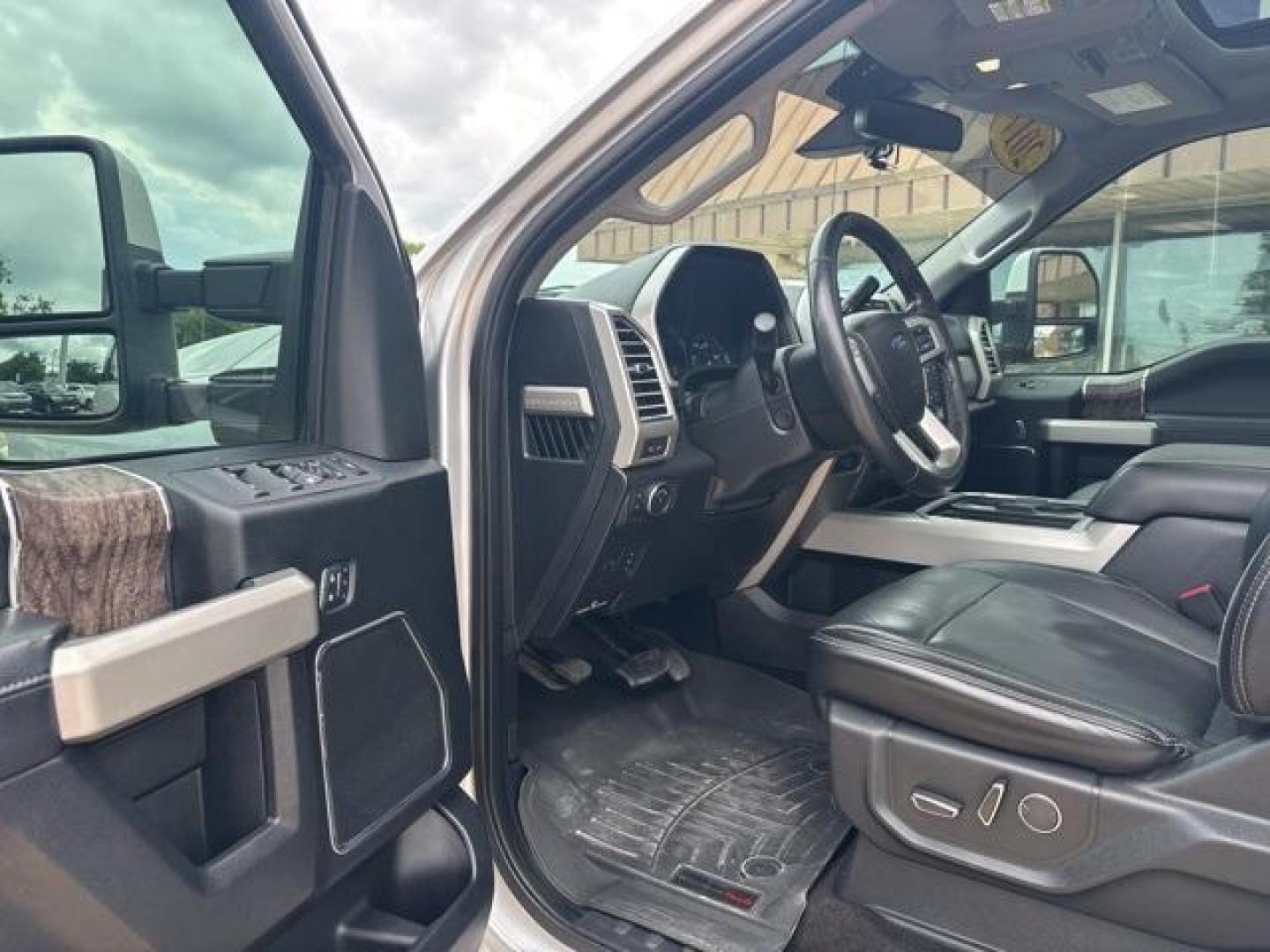 2017 Ingot Silver /Black Ford F-350SD Lariat (1FT8W3BT3HE) with an Power Stroke 6.7L V8 DI 32V OHV Turbodiesel engine, Automatic transmission, located at 1105 E Mulberry, Kaufman, TX, 75142, (972) 962-2151, 32.589550, -96.300926 - Photo#11