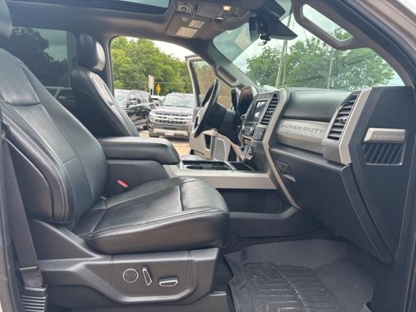 2017 Ingot Silver /Black Ford F-350SD Lariat (1FT8W3BT3HE) with an Power Stroke 6.7L V8 DI 32V OHV Turbodiesel engine, Automatic transmission, located at 1105 E Mulberry, Kaufman, TX, 75142, (972) 962-2151, 32.589550, -96.300926 - Photo#17