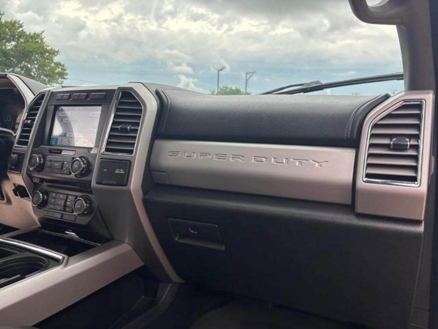 2017 Ingot Silver /Black Ford F-350SD Lariat (1FT8W3BT3HE) with an Power Stroke 6.7L V8 DI 32V OHV Turbodiesel engine, Automatic transmission, located at 1105 E Mulberry, Kaufman, TX, 75142, (972) 962-2151, 32.589550, -96.300926 - Photo#18