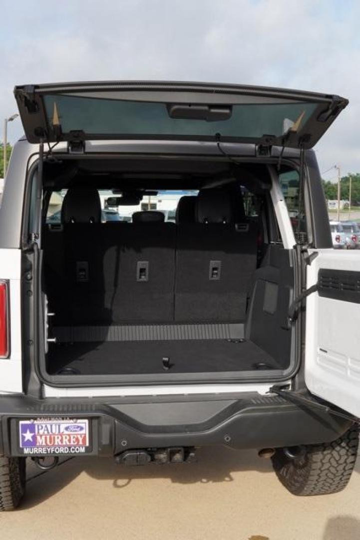 2025 Oxford White /Black Onyx Ford Bronco Badlands (1FMEE9BP1SL) with an 2.7L EcoBoost V6 engine, Automatic transmission, located at 1105 E Mulberry, Kaufman, TX, 75142, (972) 962-2151, 32.589550, -96.300926 - Photo#17