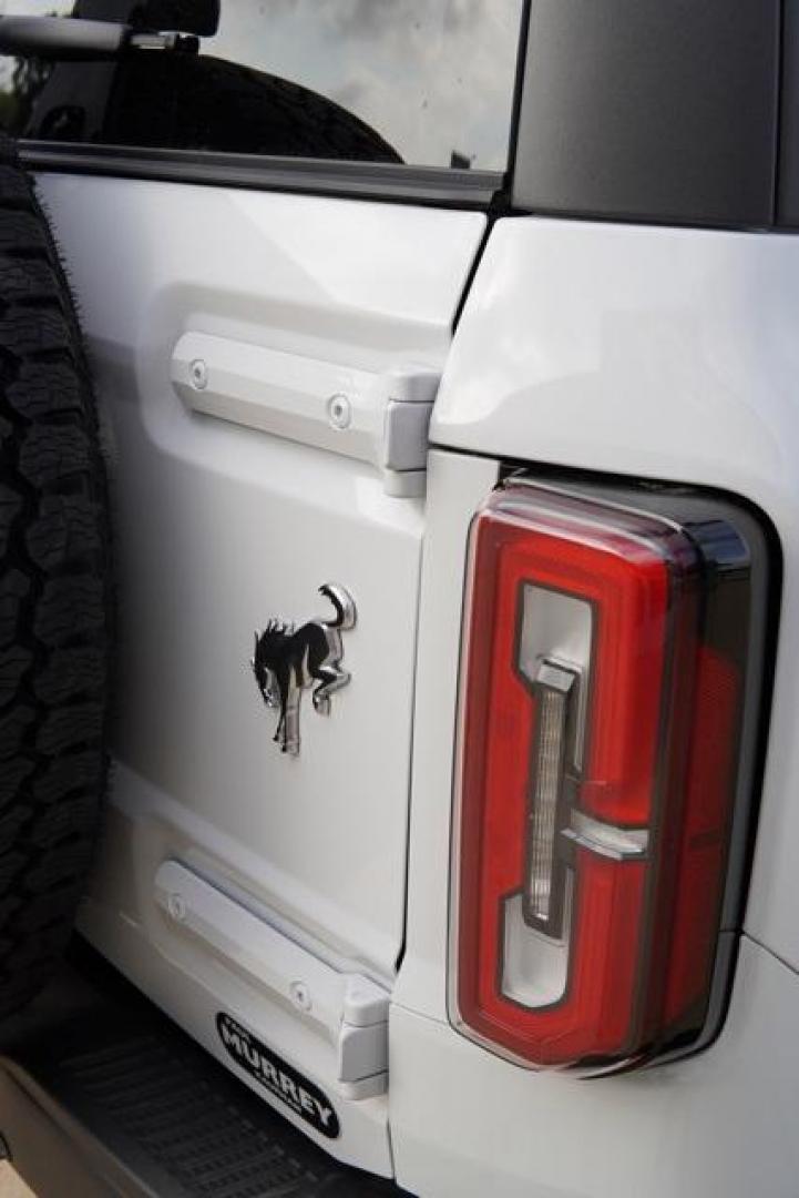 2025 Oxford White /Black Onyx Ford Bronco Badlands (1FMEE9BP1SL) with an 2.7L EcoBoost V6 engine, Automatic transmission, located at 1105 E Mulberry, Kaufman, TX, 75142, (972) 962-2151, 32.589550, -96.300926 - Photo#19