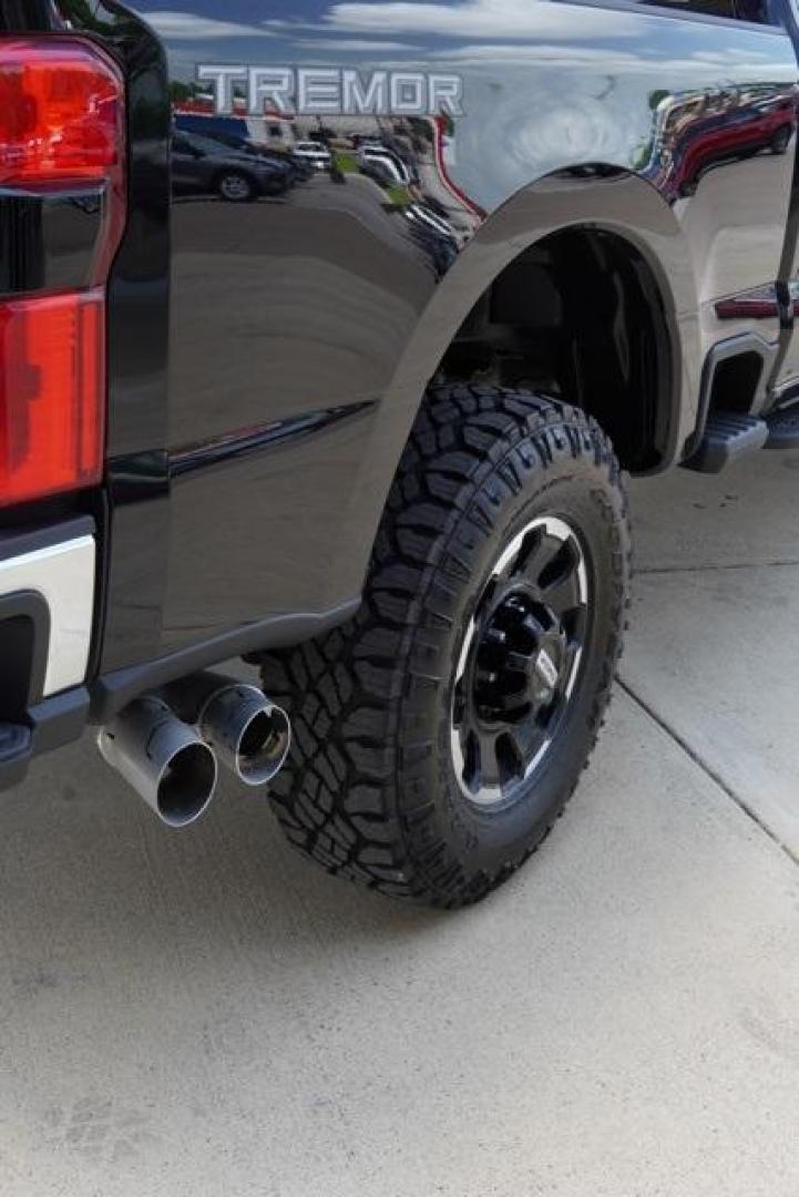 2025 Black Metallic /Java Ford F-350SD King Ranch (1FT8W3BM7SE) with an 6.7L High Output Power Stroke V8 Diesel engine, Automatic transmission, located at 1105 E Mulberry, Kaufman, TX, 75142, (972) 962-2151, 32.589550, -96.300926 - Agate Black Metallic 2025 Ford F-350SD 4D Crew Cab King Ranch 4WD 10-Speed Automatic 6.7L High Output Power Stroke V8 Diesel 4WD.<br><br><br>Please call Paul Murrey Ford Inc. In Kaufman Texas A Family Dealership Since 1952 Serving the Dallas Fort Worth and East Texas areas for over 70 years. Please - Photo#16