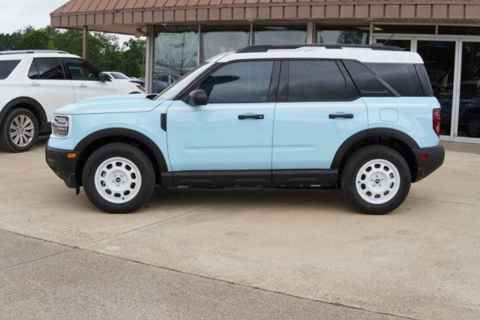 2025 Blue /Navy Pier Ford Bronco Sport Heritage (3FMCR9GN2SR) with an 1.5L EcoBoost engine, Automatic transmission, located at 1105 E Mulberry, Kaufman, TX, 75142, (972) 962-2151, 32.589550, -96.300926 - $3,947 off MSRP!<br><br><br>Robins Egg Blue 2025 Ford Bronco Sport 4D Sport Utility Heritage 4WD 8-Speed Automatic 1.5L EcoBoost 25/30 City/Highway MPG<br><br>25/30 City/Highway MPG Price includes: $2500 - Retail Customer Cash. Exp. 03/31/2026 - Photo#1