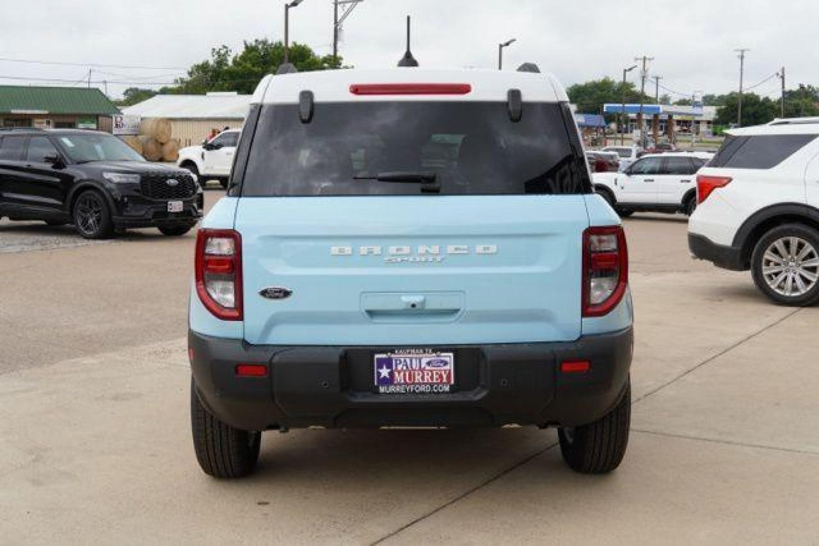 2025 Blue /Navy Pier Ford Bronco Sport Heritage (3FMCR9GN2SR) with an 1.5L EcoBoost engine, Automatic transmission, located at 1105 E Mulberry, Kaufman, TX, 75142, (972) 962-2151, 32.589550, -96.300926 - $3,947 off MSRP!<br><br><br>Robins Egg Blue 2025 Ford Bronco Sport 4D Sport Utility Heritage 4WD 8-Speed Automatic 1.5L EcoBoost 25/30 City/Highway MPG<br><br>25/30 City/Highway MPG Price includes: $2500 - Retail Customer Cash. Exp. 03/31/2026 - Photo#3