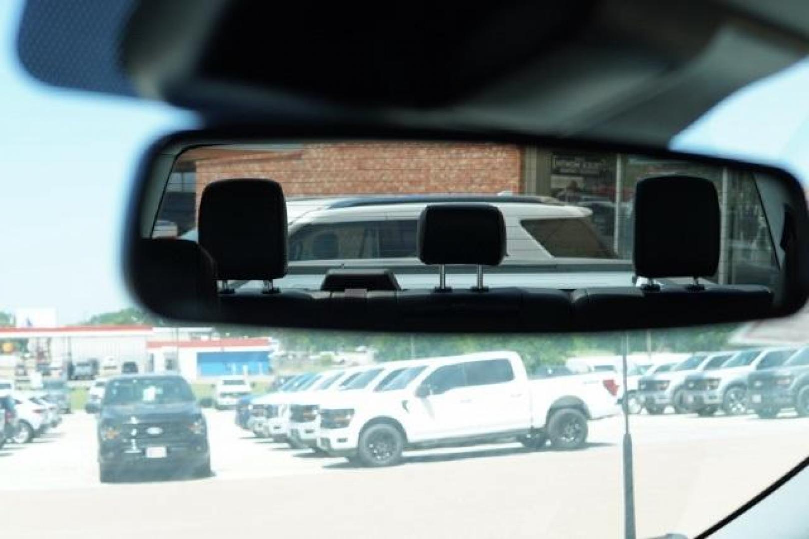 2025 Oxford White /Black Onyx Ford F-250SD Lariat (1FT8W2BT3SE) with an Power Stroke 6.7L V8 DI 32V OHV Turbodiesel engine, Automatic transmission, located at 1105 E Mulberry, Kaufman, TX, 75142, (972) 962-2151, 32.589550, -96.300926 - Oxford White 2025 Ford F-250SD 4D Crew Cab Lariat 4WD 10-Speed Automatic Power Stroke 6.7L V8 DI 32V OHV Turbodiesel 4WD.<br><br><br>Please call Paul Murrey Ford Inc. In Kaufman Texas A Family Dealership Since 1952 Serving the Dallas Fort Worth and East Texas areas for over 70 years. Please call 972 - Photo#22